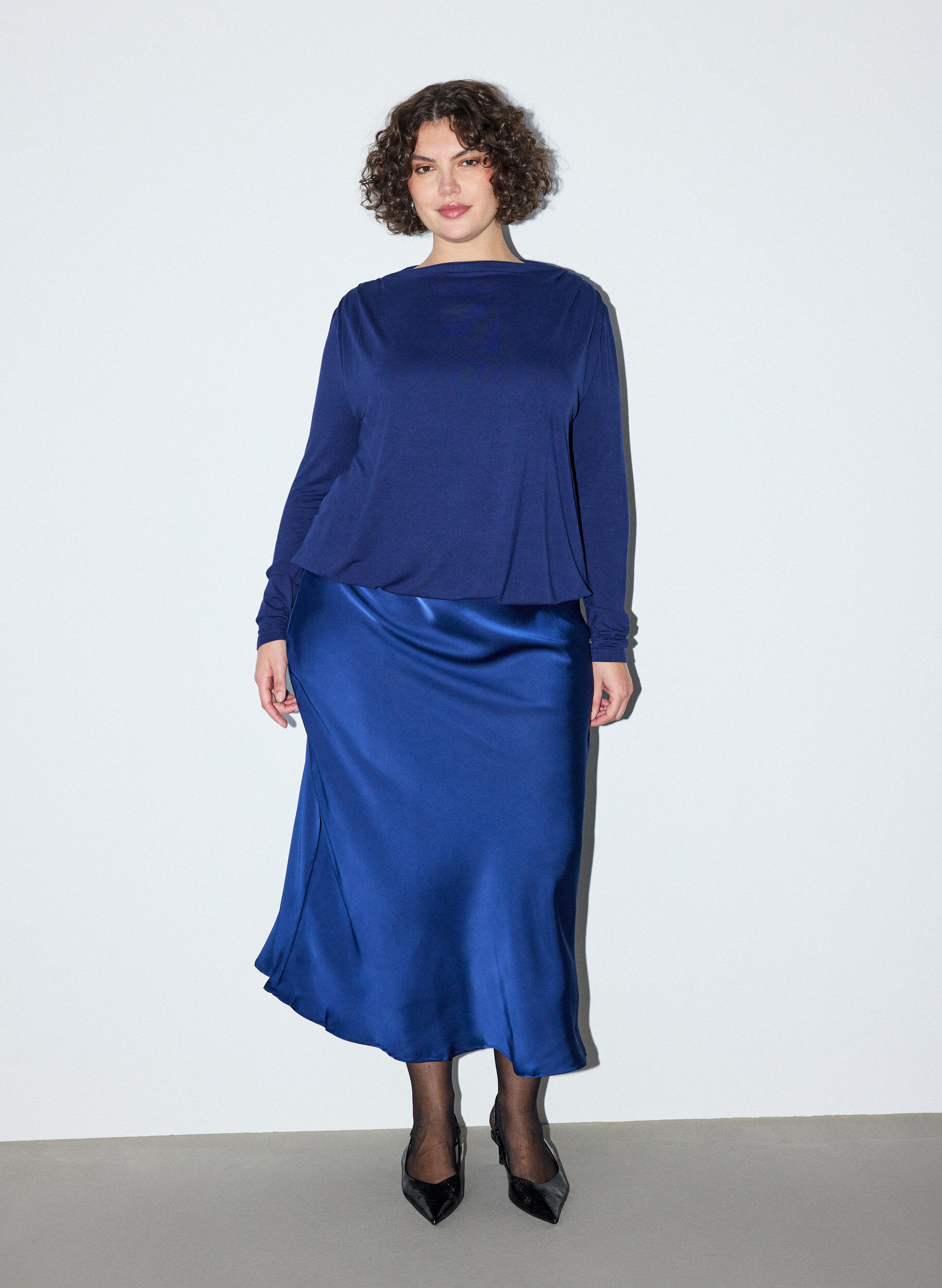 ZizziBluse med b&aring;thals og ballongfasong, Bl&aring;, Model image number 1
