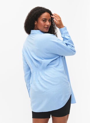 Lang skjorte i lin og viskoseblanding, Chambray Blue, Model image number 1