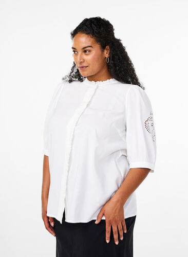 Zizzi Skjortebluse med volanger og broderie anglaise, Hvit, Model image number 0