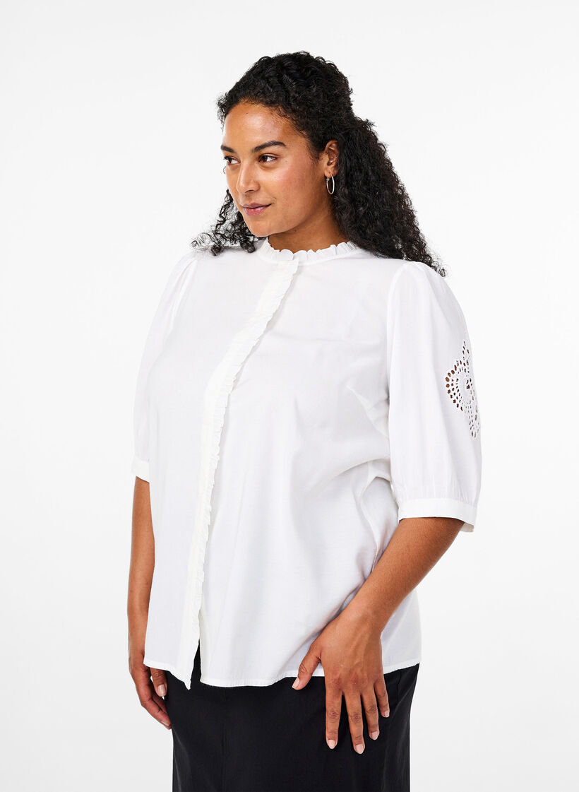 Skjortebluse med volanger og broderie anglaise, Hvit, Model image number 0