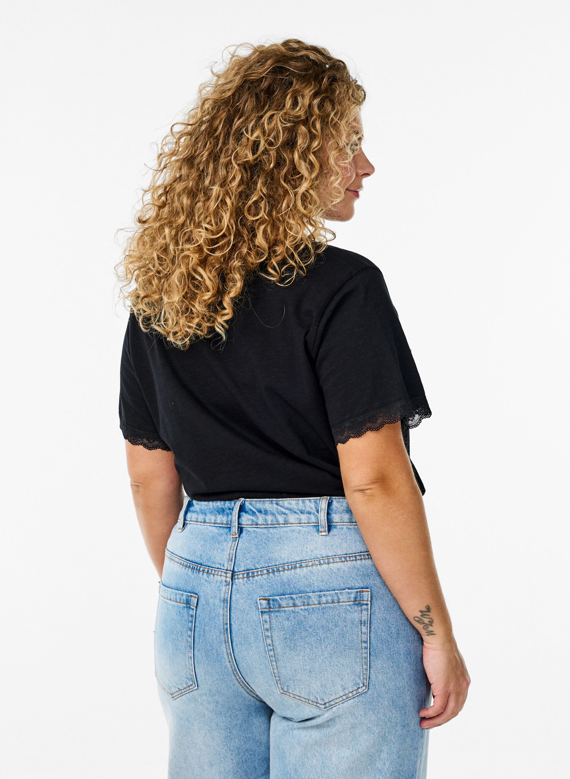 Zizzi T-skjorte med blonder kant, Svart, Model image number 2