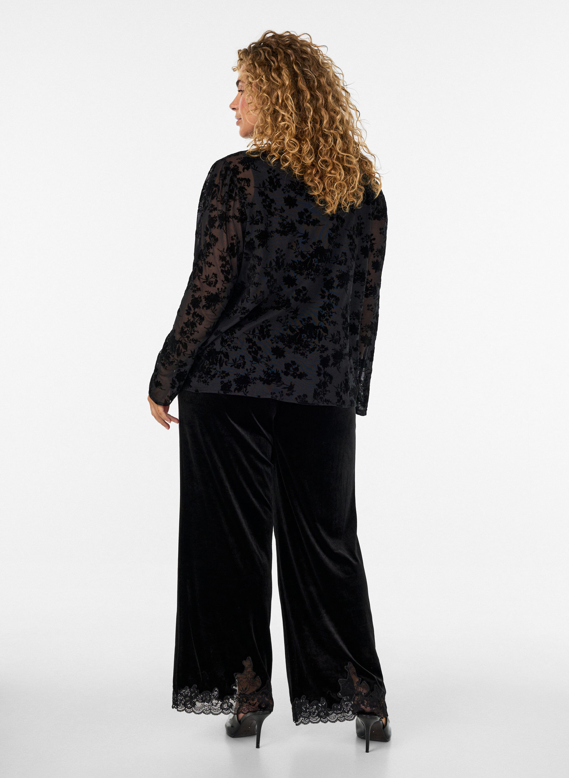 ZizziFl&oslash;yelsbukser med blondedetaljer og vide ben, Svart, Model image number 2