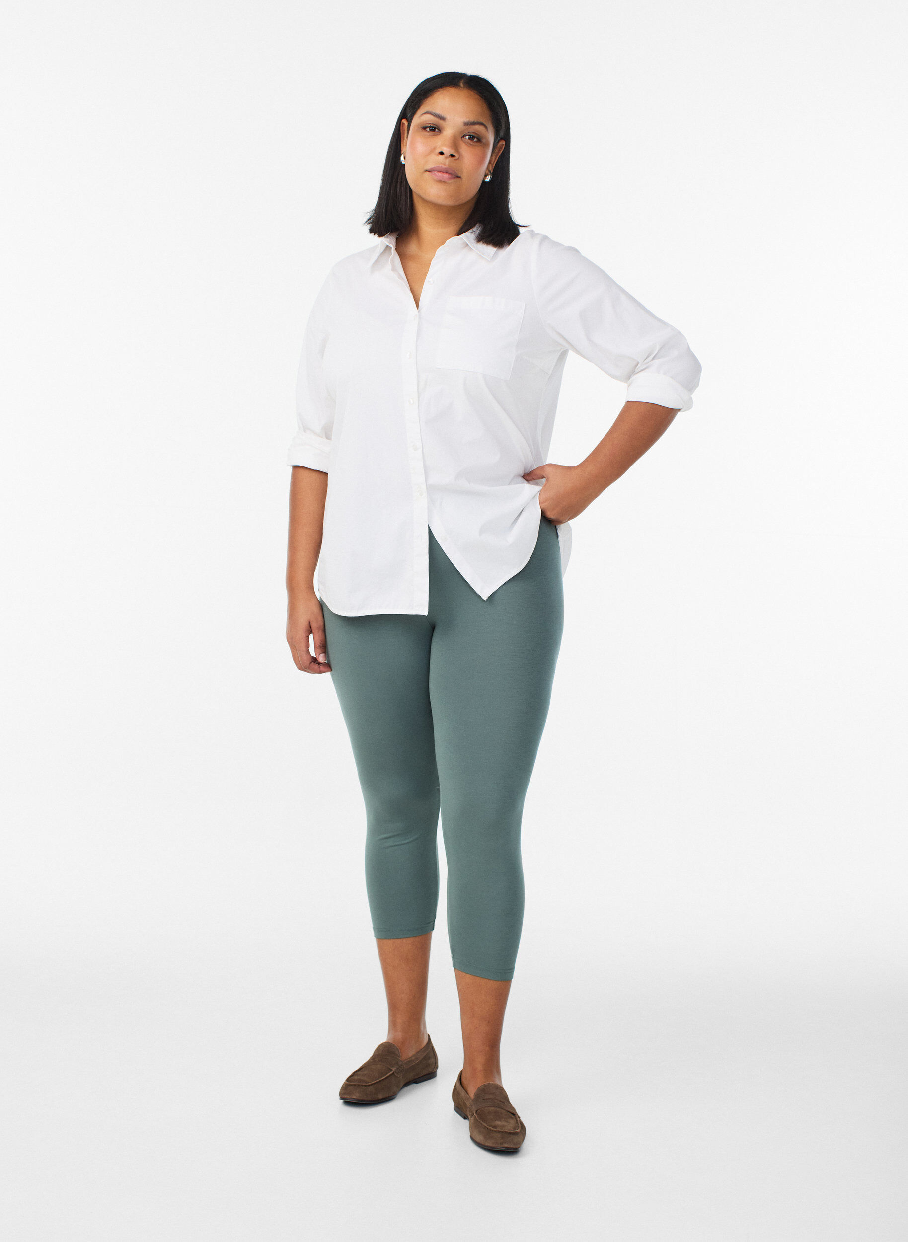 ZizziBasisleggings i viskose med 3/4-lengde, Gr&oslash;nn, Model image number 1