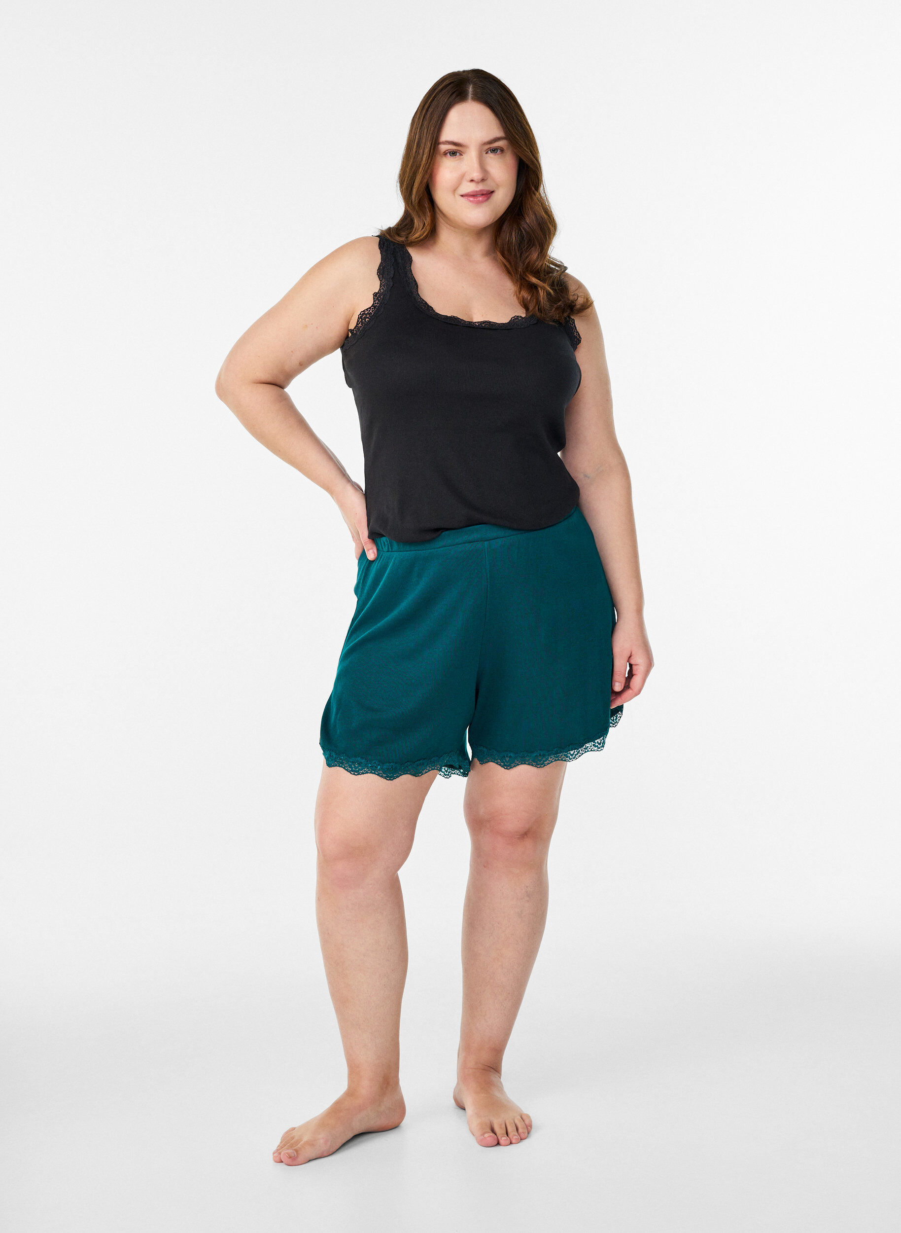 ZizziL&oslash;se nattshorts med ribbestruktur og blonderkant, Gr&oslash;nn, Model image number 1