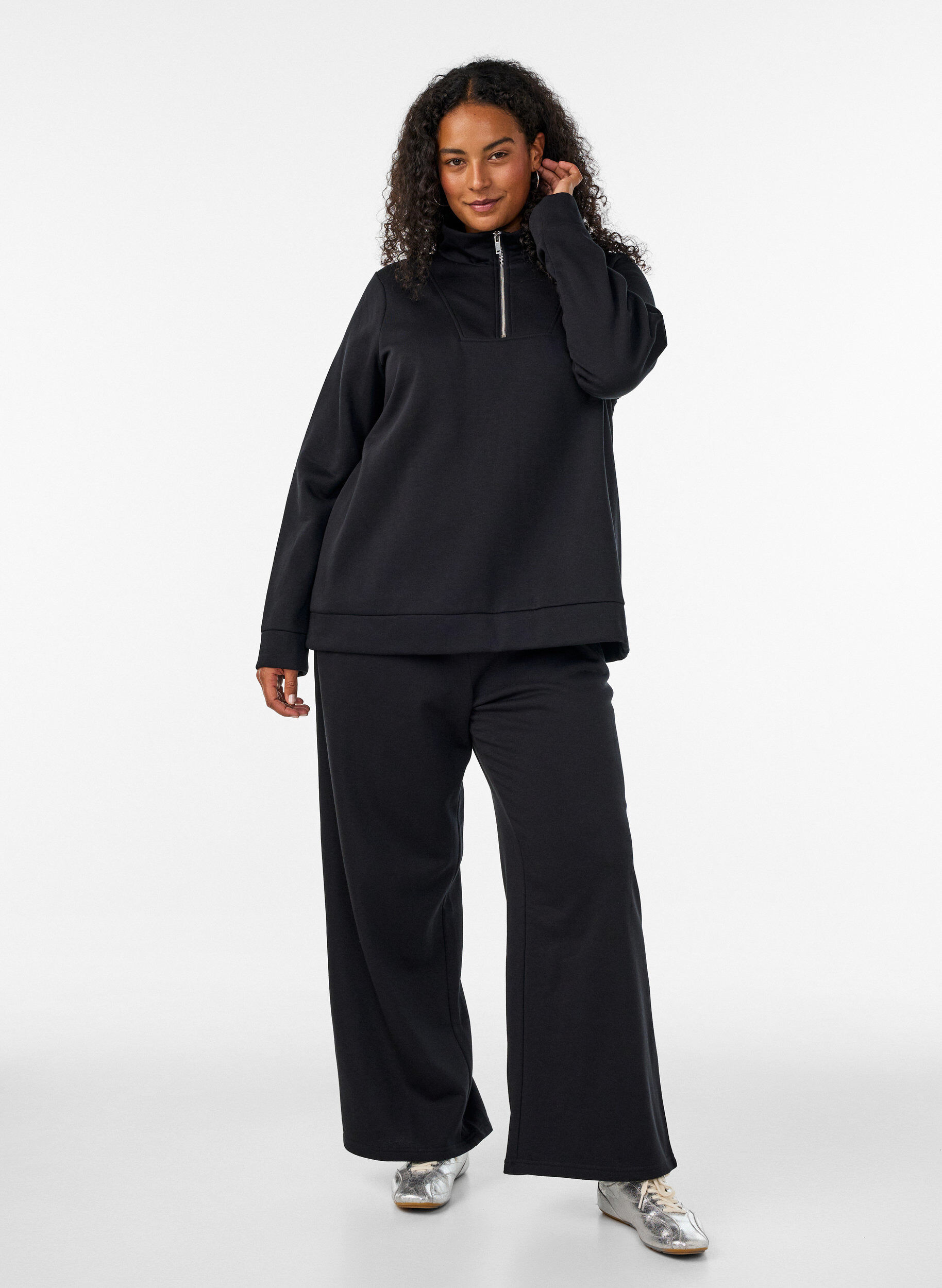 ZizziSweatpants med h&oslash;y midje og vide ben, Svart, Model image number 0