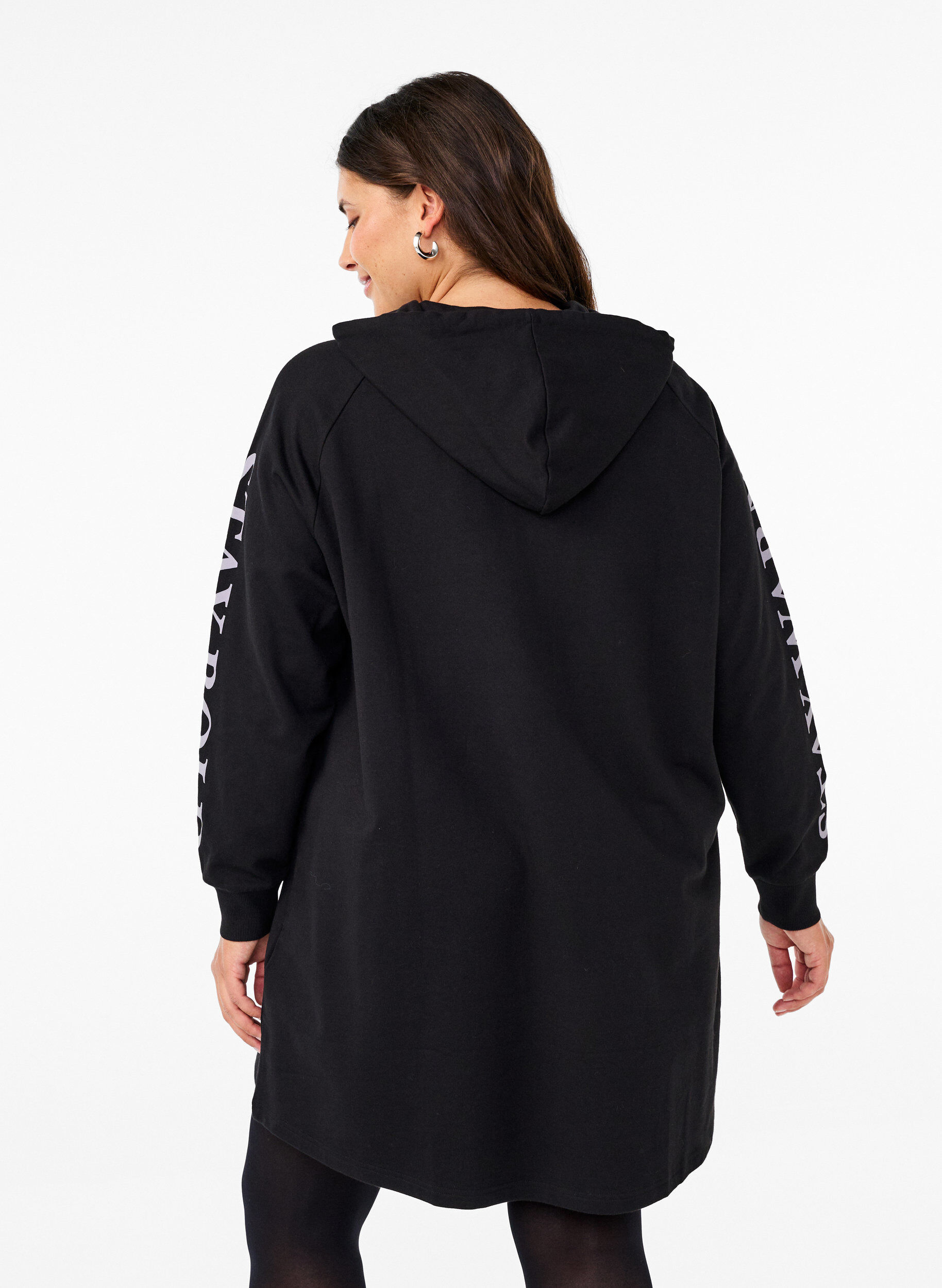 Zizzi Oversize sweatshirt med print p&aring; ermene, Black w. Silver, Model image number 1