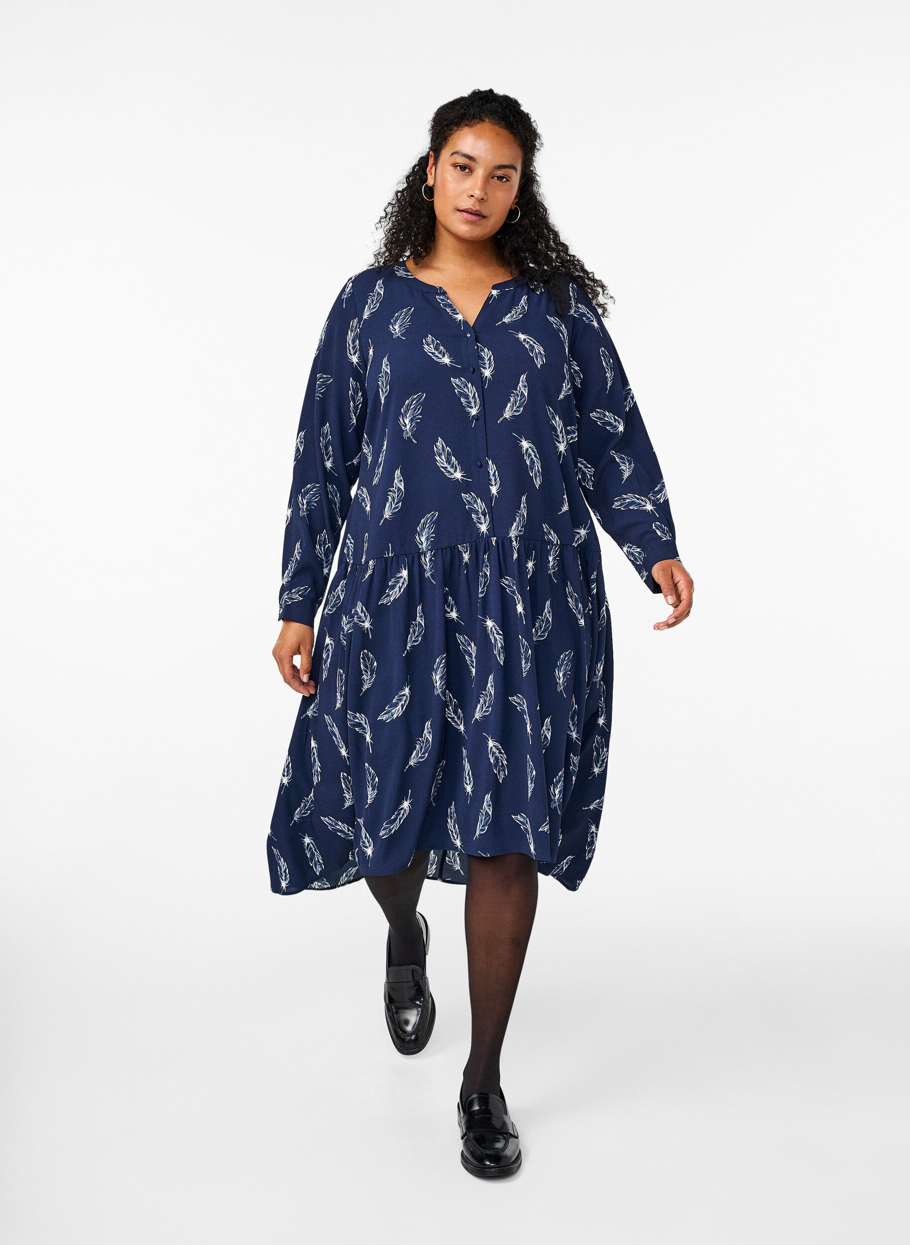 Zizzi Midi-kjole med lange ermer, Navy B. Feather AOP, Model image number 0