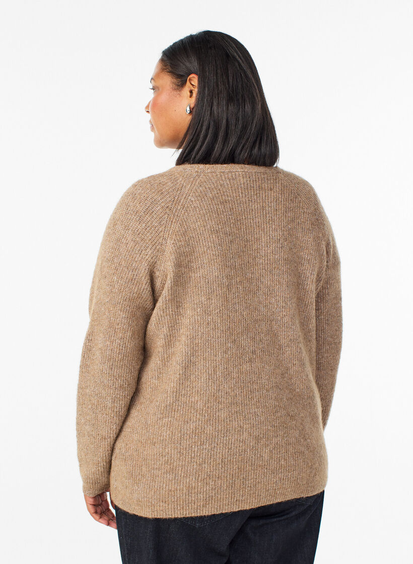 Strikkebluse med V-hals og raglanermer, Brun, Model image number 2