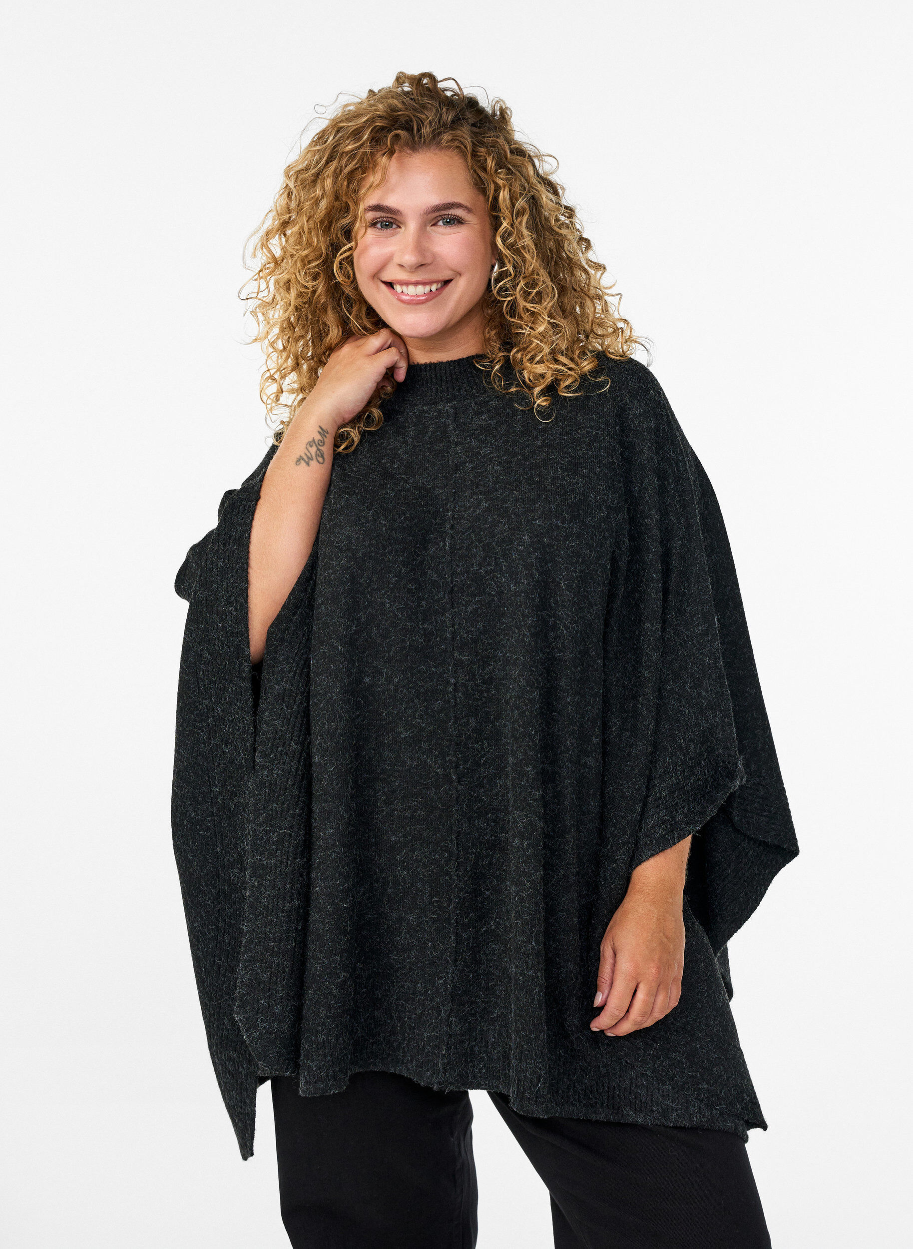 Poncho med ribbedetaljer og rund hals, Gr&aring;, Model