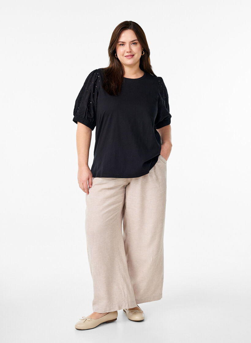 T-skjorte med Broderie Anglaise-ermer, Svart, Model image number 1