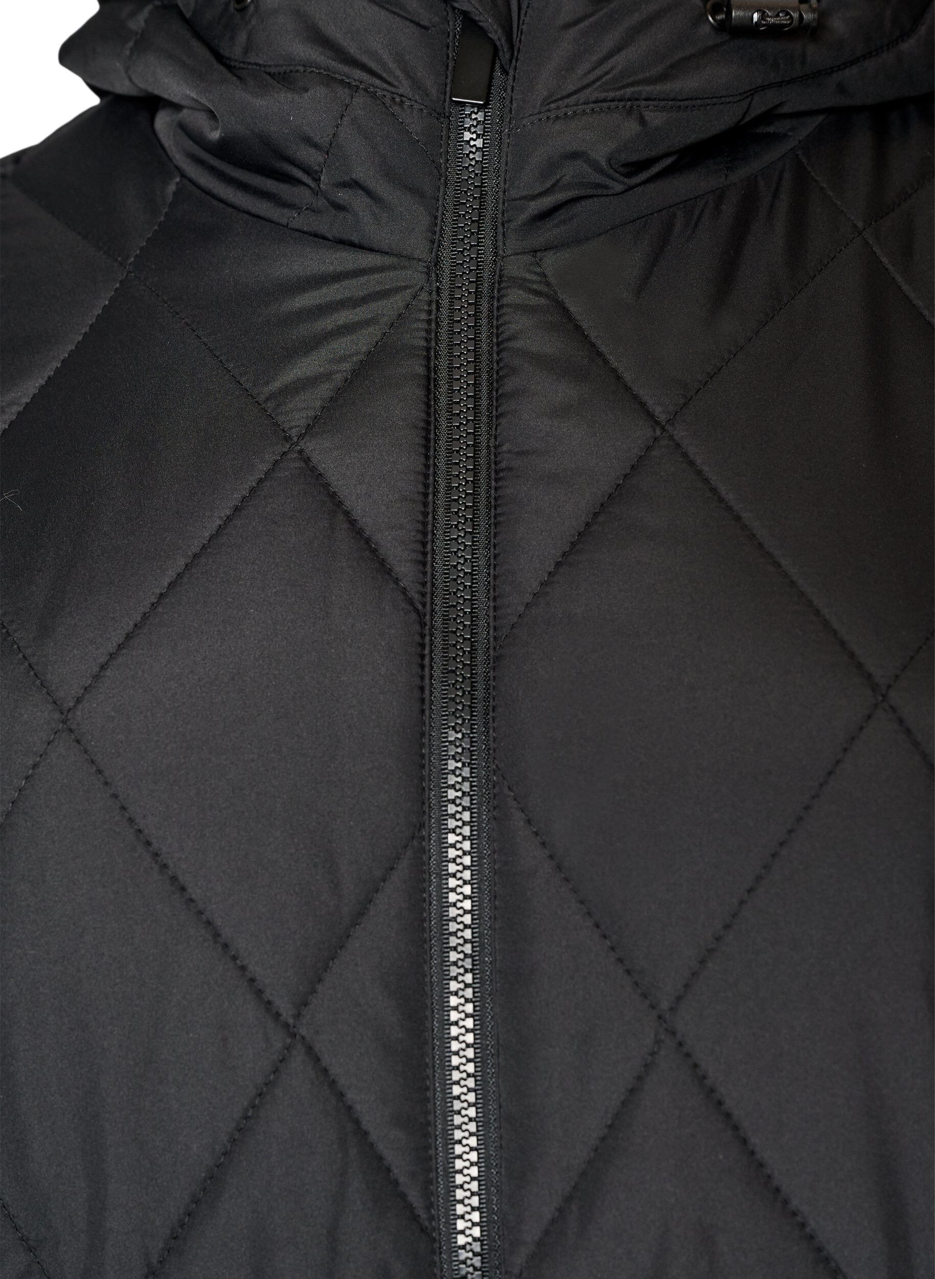 ZizziLett vattert jakke med diamantquilt, Svart, Packshot image number 2