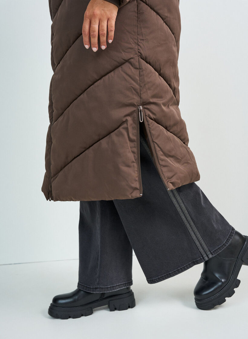 Lang pufferjakke med hette og lommer, Brun, Model image number 2