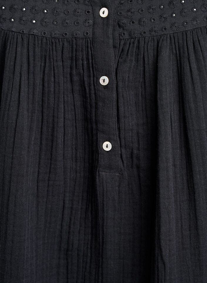 Bluse i bomullsmuslin med broderie anglaise, Svart, Packshot image number 2