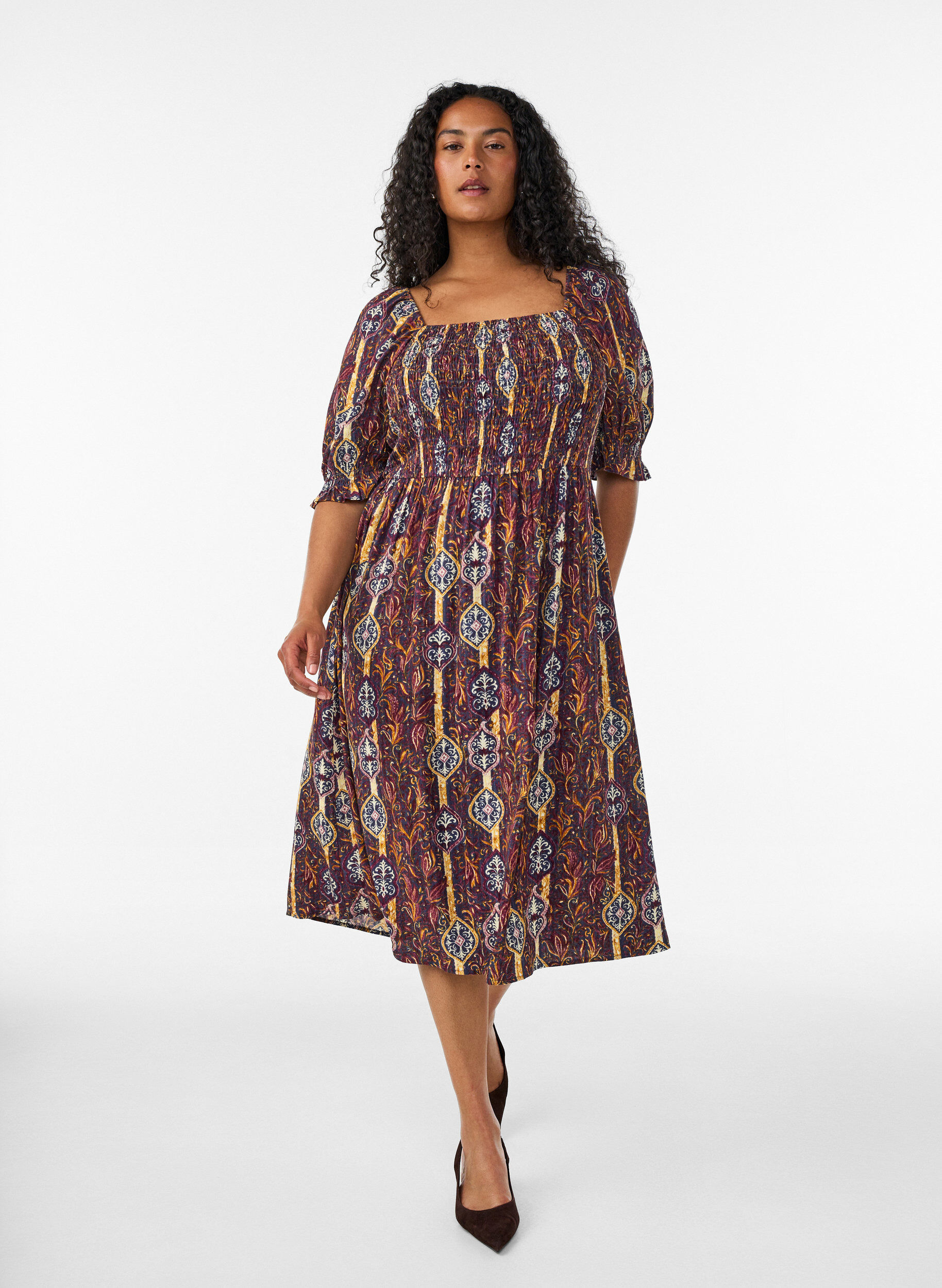 Sommerkjole i viskose med paisley-trykk, Lilla, Model