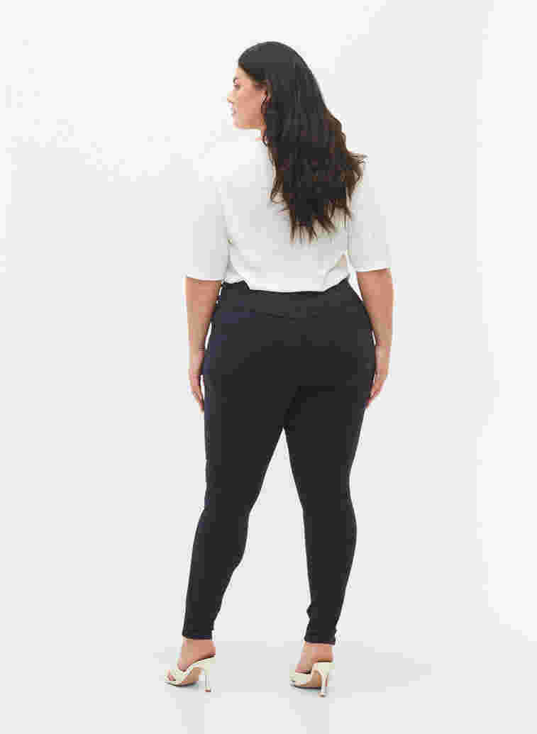 Super slim Amy jeans med høyt liv, Night Sky, Model