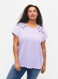 T-skjorte i bomull med mønsterdetalj, Lavender C Leaf, Model
