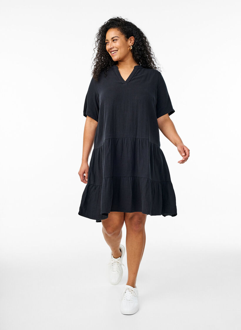 Kort A-linjekjole i bomullsmuslin, Svart, Model image number 1