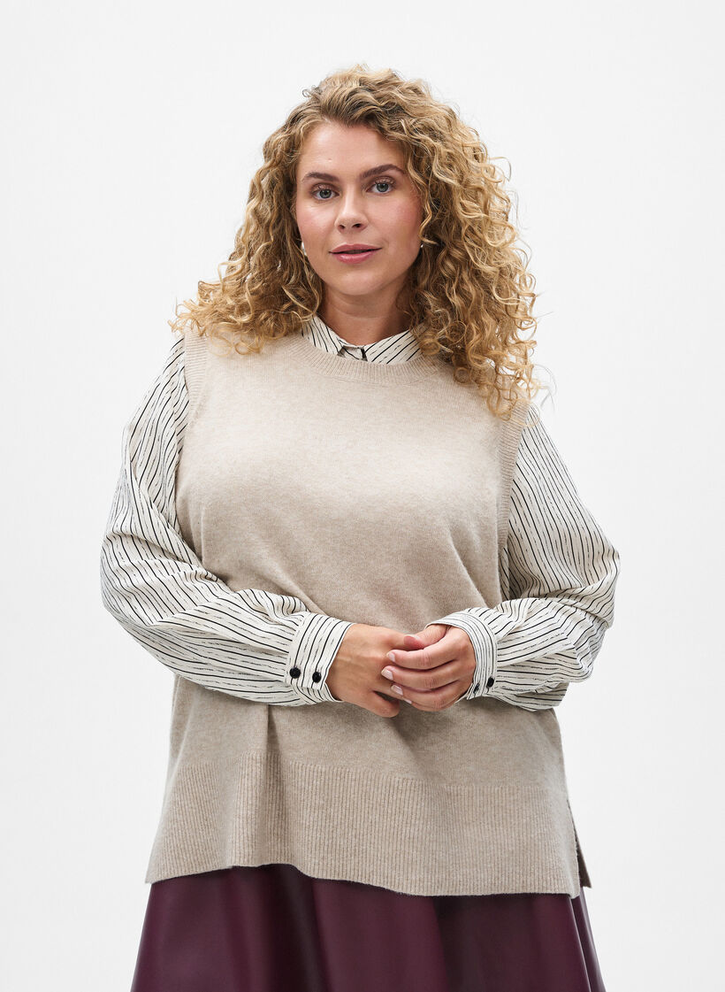 Strikket vest med ribbestrikkede kanter, Beige, Model image number 0
