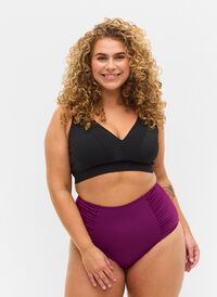 Bikinitruse med høyt liv og draperinger, Dark Purple, Model