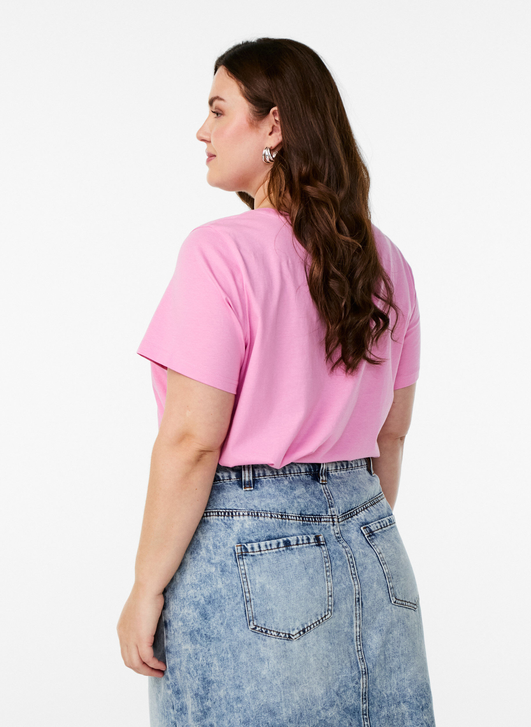 Zizzi T-skjorte med jordb&aelig;rbroderi, Begonia P. W. Berry, Model image number 1