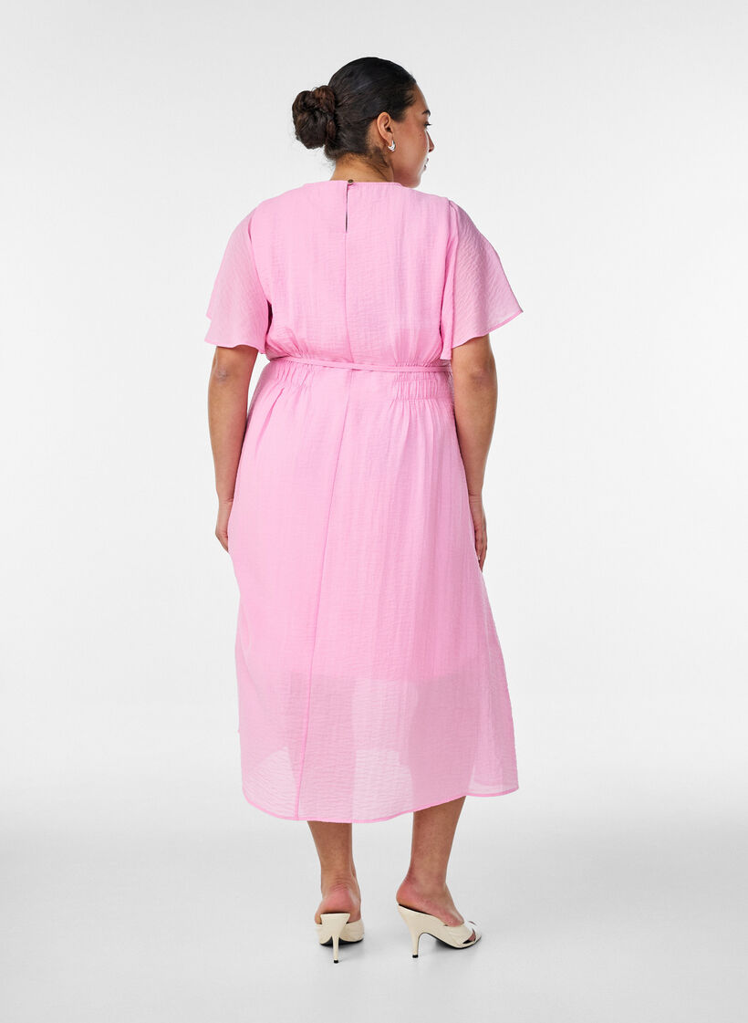 Ankellang kjole med flagrende ermer og knytebelte, Rosa, Model