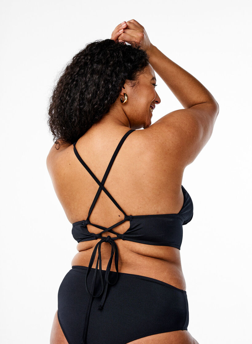 Bikinitopp med avtagbare pads og knytebånd i ryggen, Black, Model