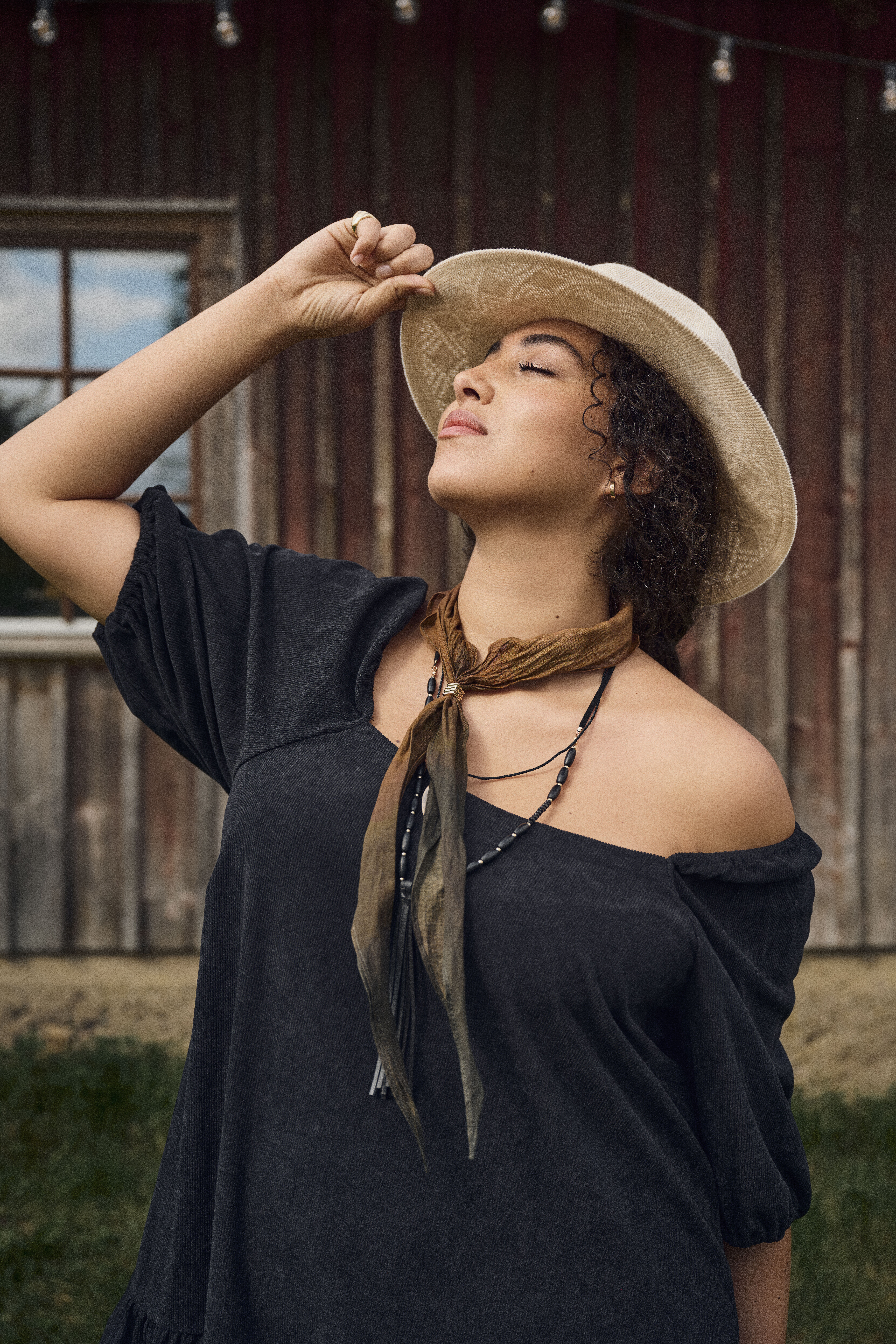 Zizzi Fl&oslash;yelskjole med firkantet utringning, , Model