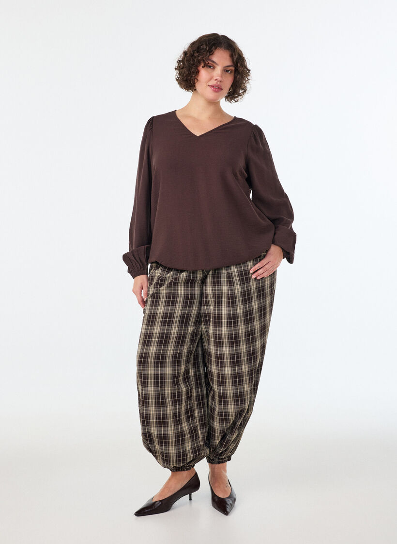 Viskosebluse med V-hals og ballongsilhuett, Brun, Model image number 1