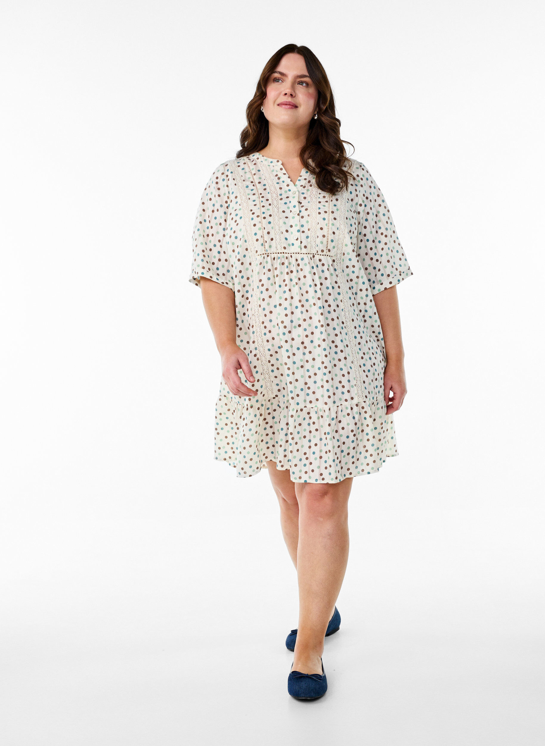 Zizzi Kort viskosekjole med blonderkant og A-formet snitt, Hvit, Model image number 1