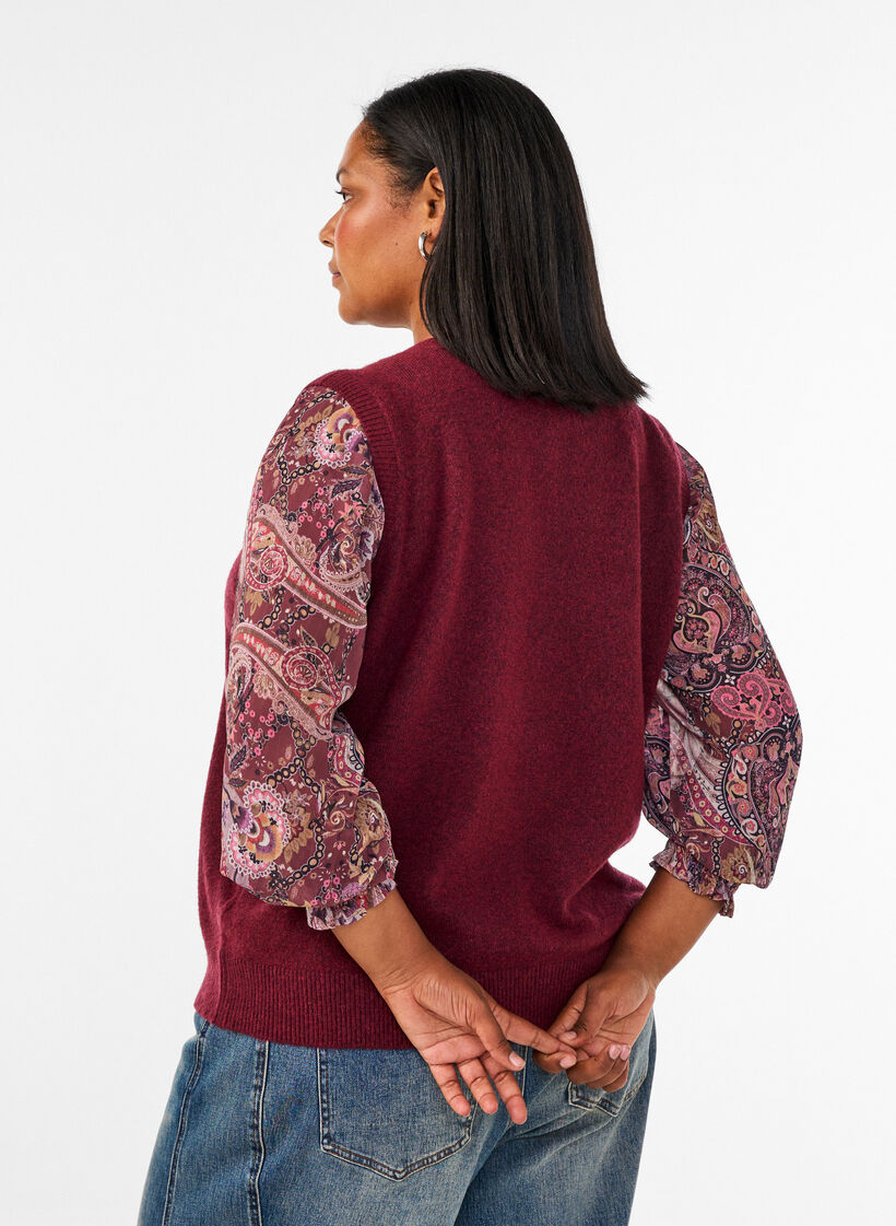 Strikket vest med dekorative knapper, M&oslash;rk Bordeaux, Model image number 2