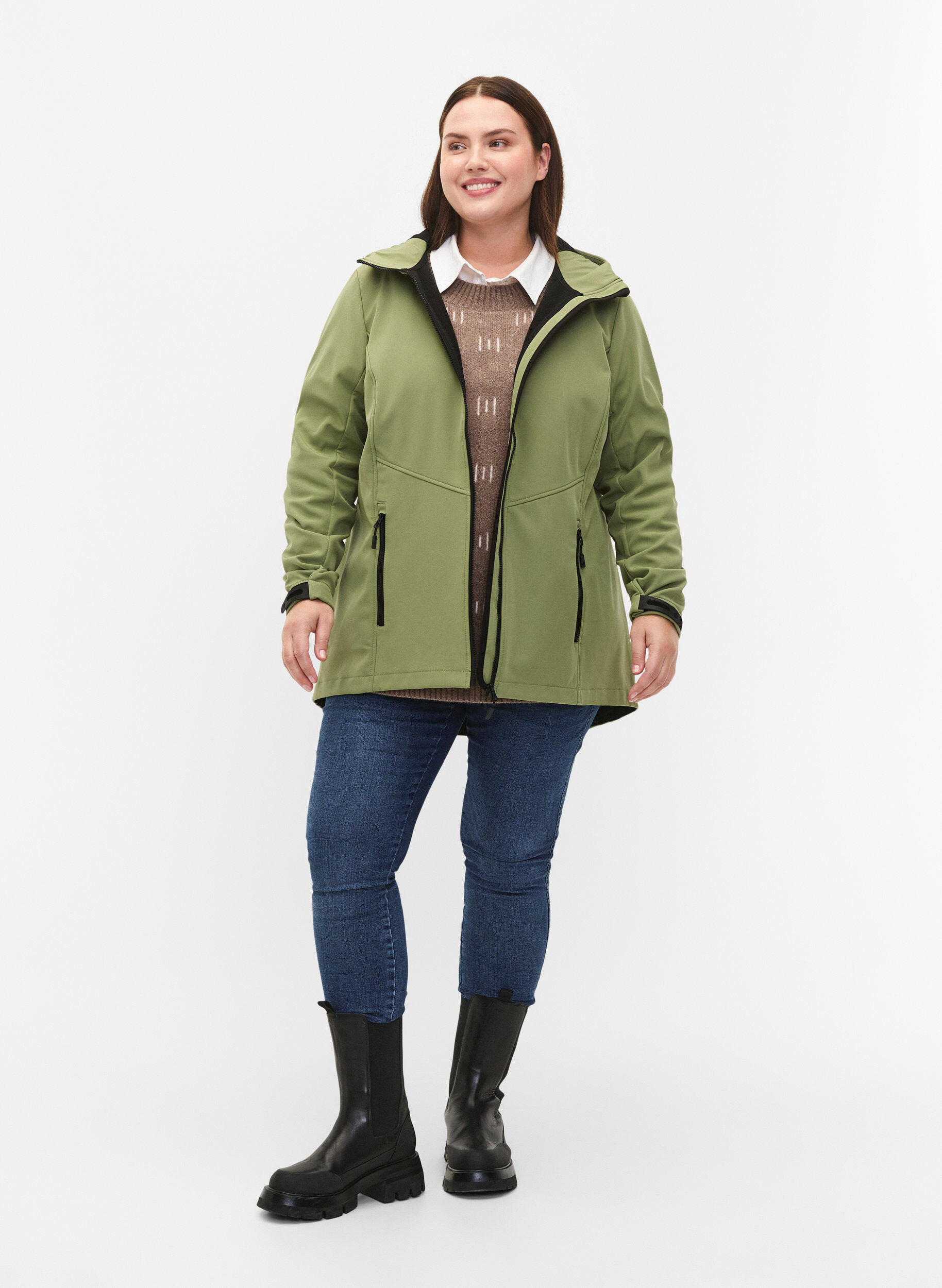 Zizzi Kort softshell-jakke med lommer, Oil Green, Model image number 2