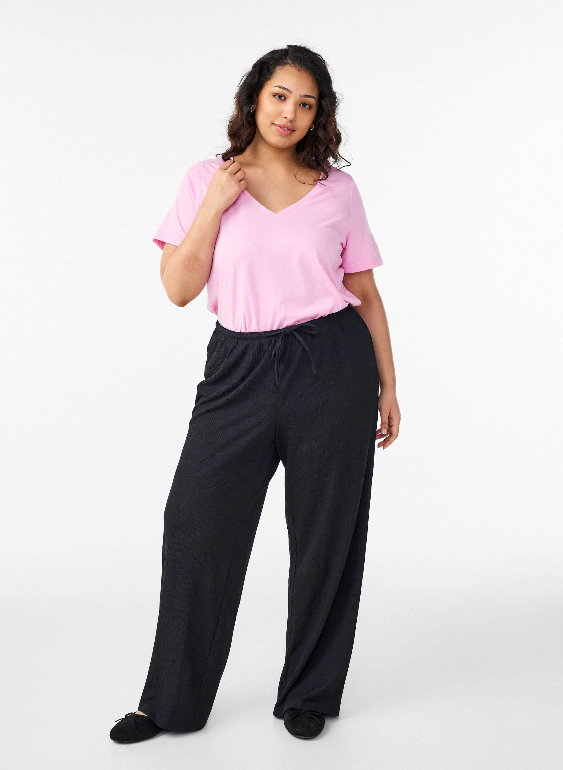 ZizziT-skjorte med V-hals, Rosa, Model image number 1