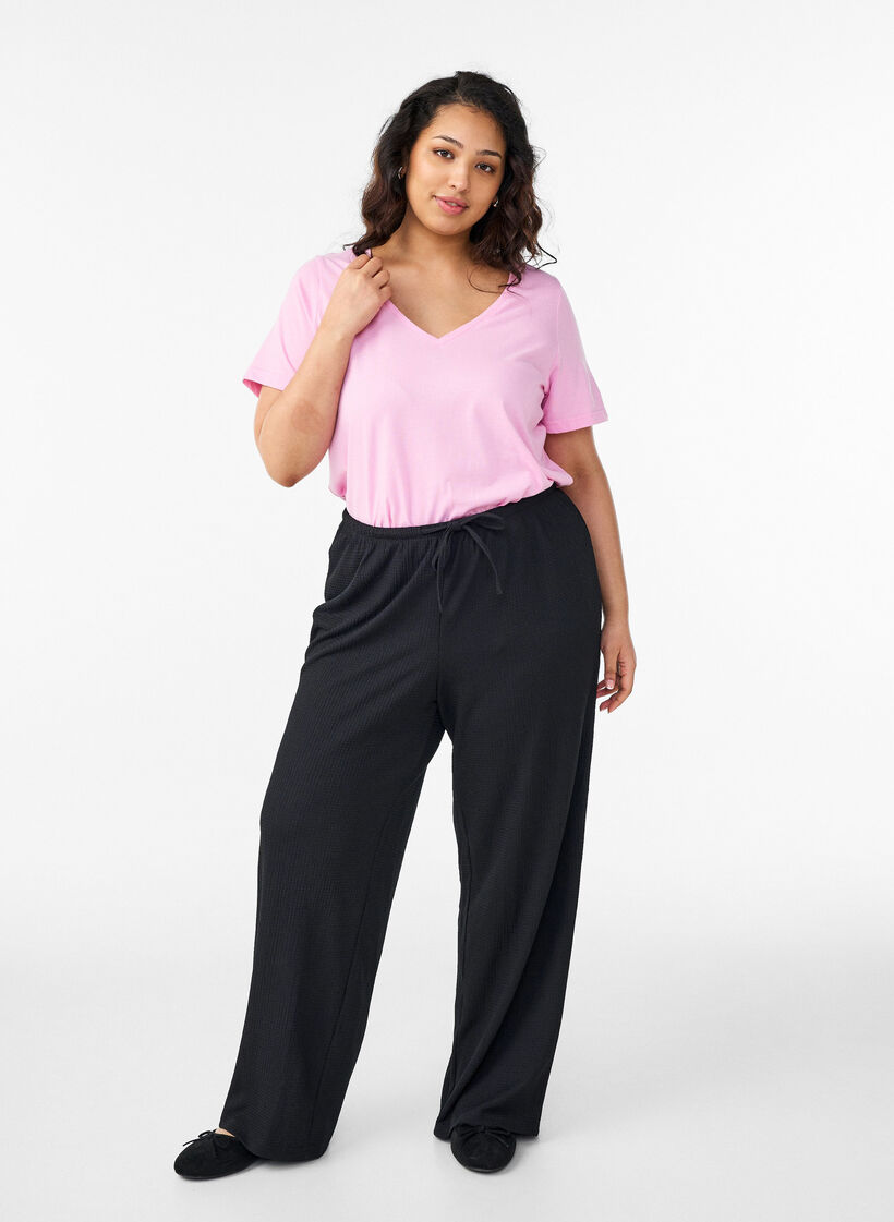 T-skjorte med V-hals, Rosa, Model image number 1