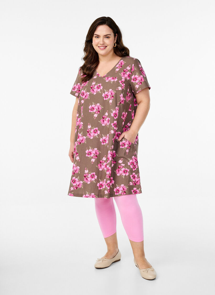 Kort A-linje kjole med blomstertrykk, Brun, Model image number 1