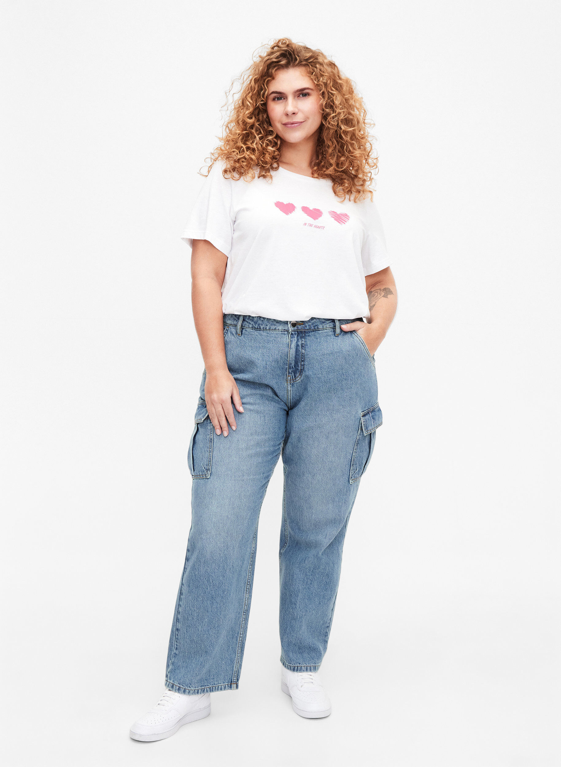 Zizzi T-skjorte i bomull med rund hals og trykk, B. White W. Hearts, Model image number 2