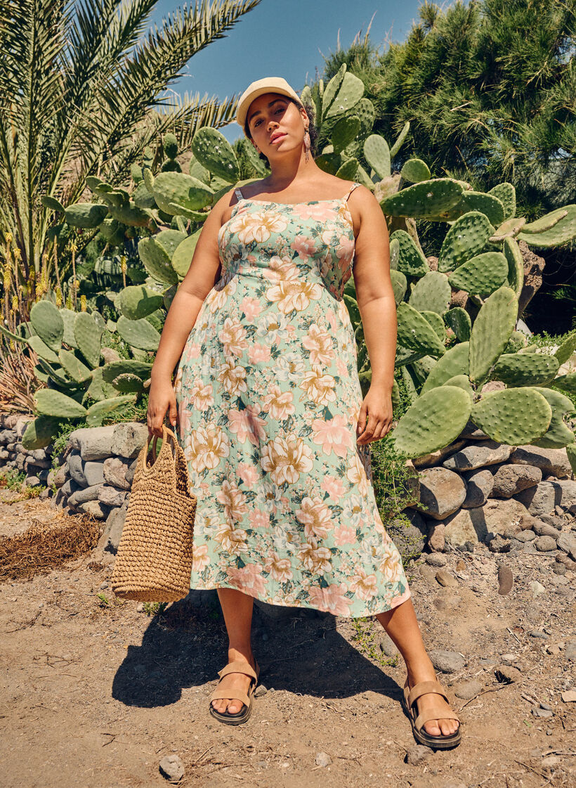 Blomstrete kjole med stropper i viskose med smock, Green Flower, Image image number 0