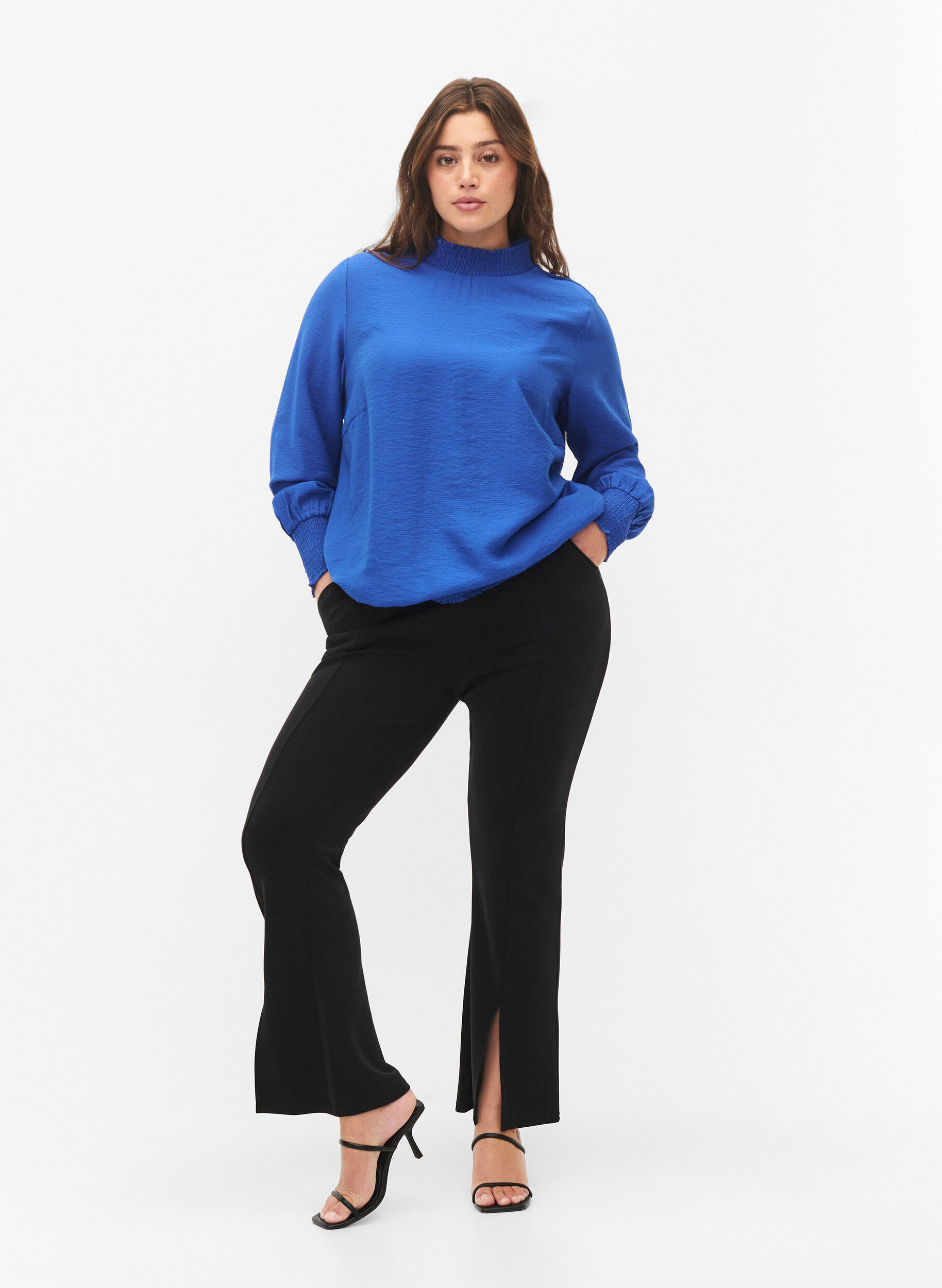 Zizzi Viskosebluse med smock, Surf the web, Model image number 2