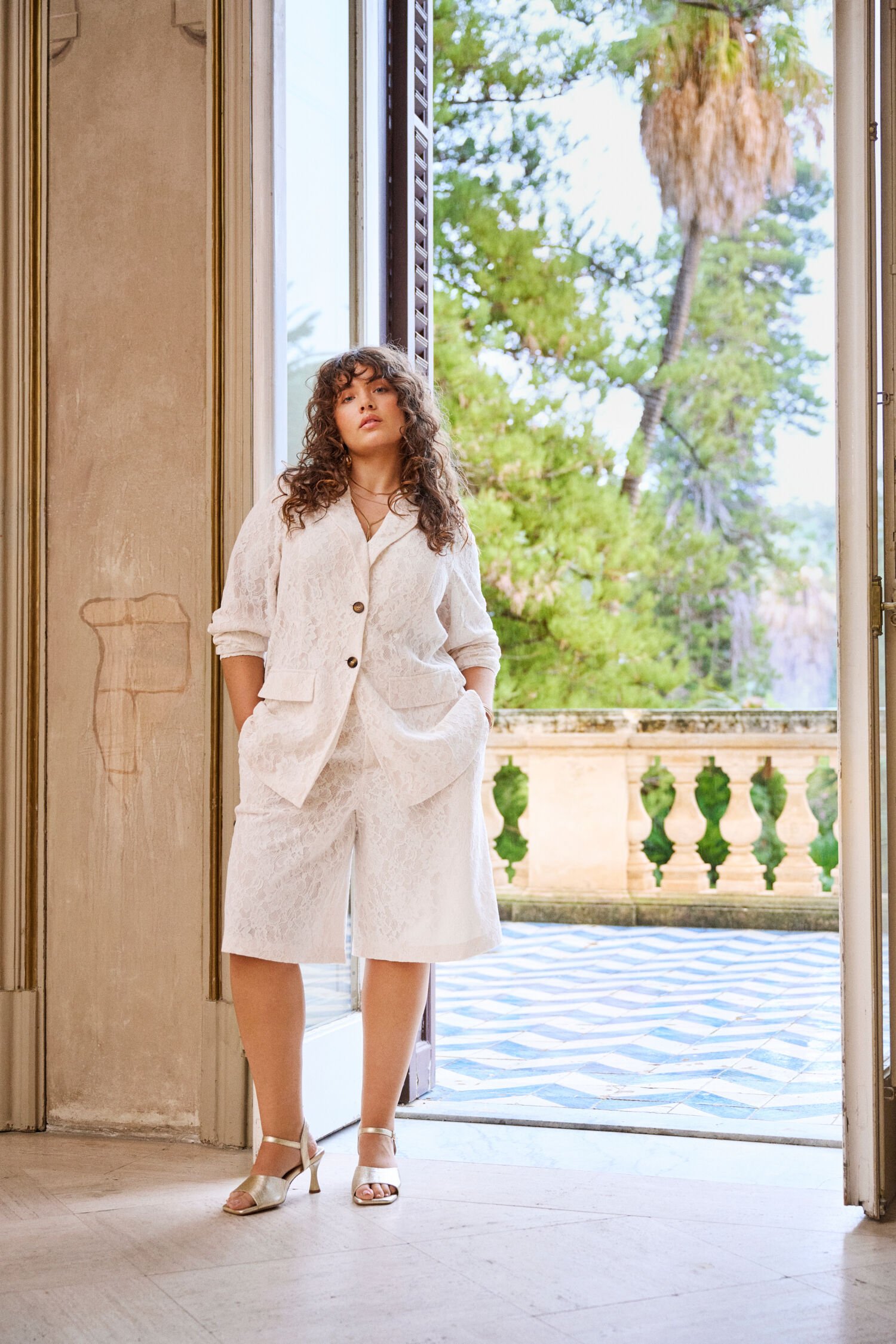 Zizzi Blazersett med blonder, , Model