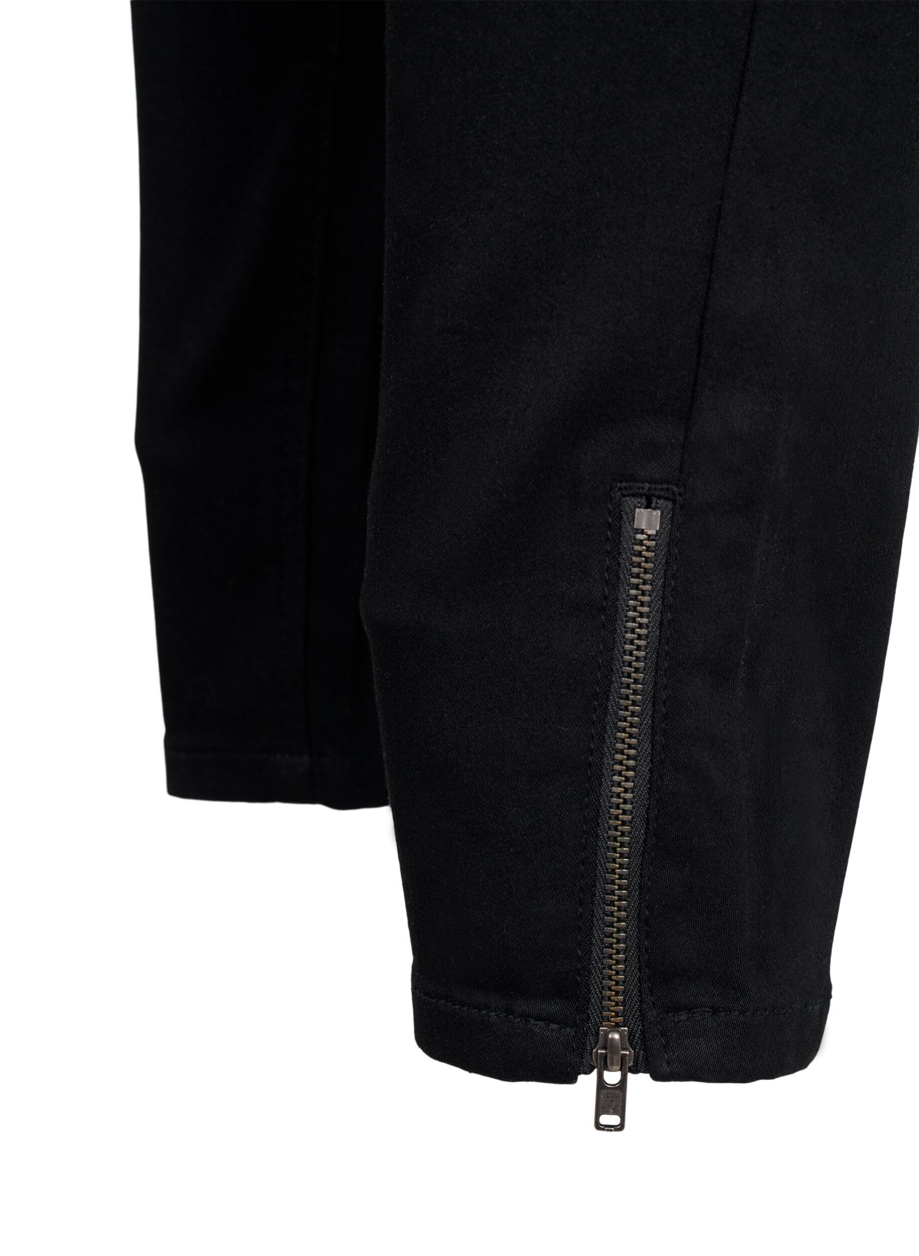 ZizziCropped Amy jeans med glidel&aring;s, Svart, Packshot image number 3