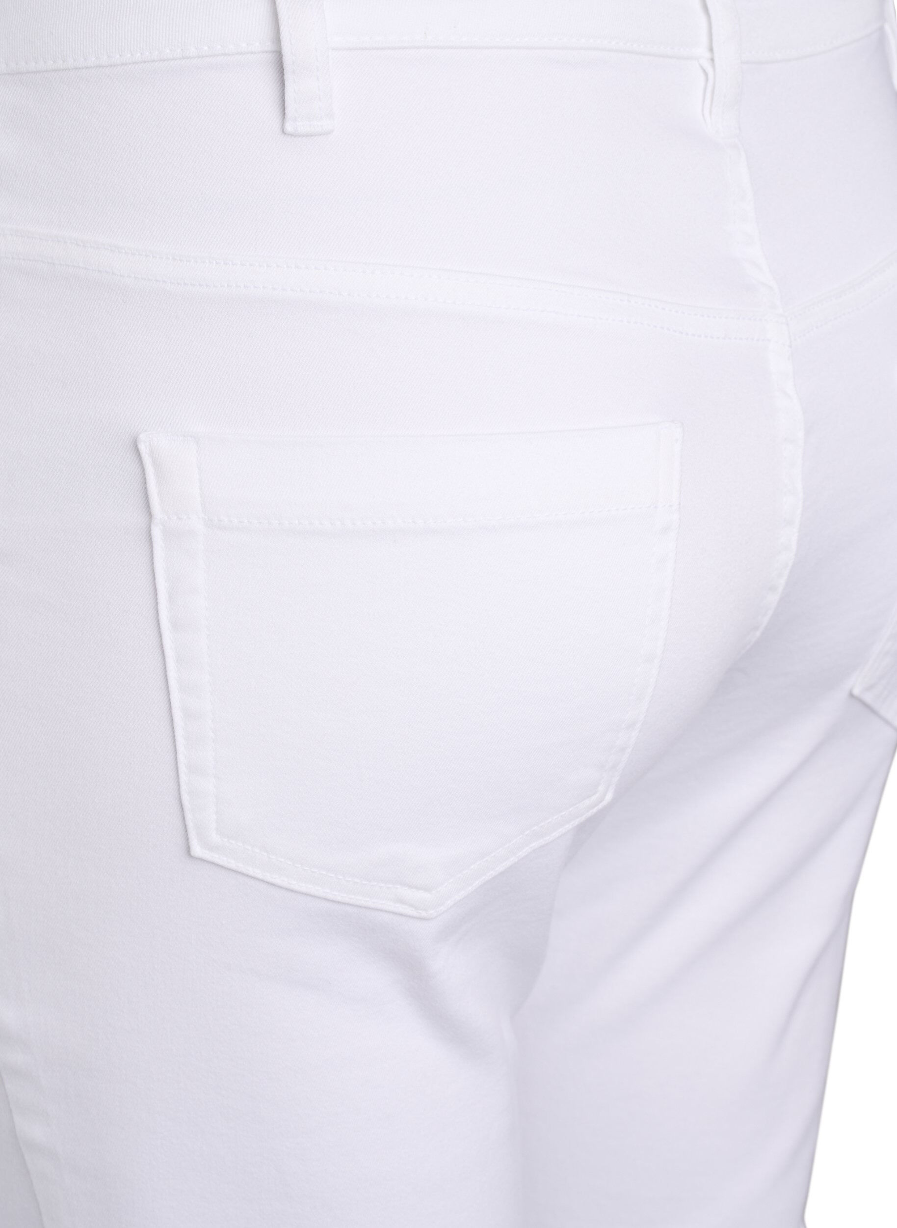 ZizziSlim fit Emily jeans med normal h&oslash;yde i livet, Hvit, Packshot image number 3