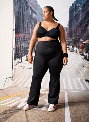 Zizzi CORE, HIGH SUPPORT WIRE BRA - Sports-BH med bøyle, Svart, Image image number 0
