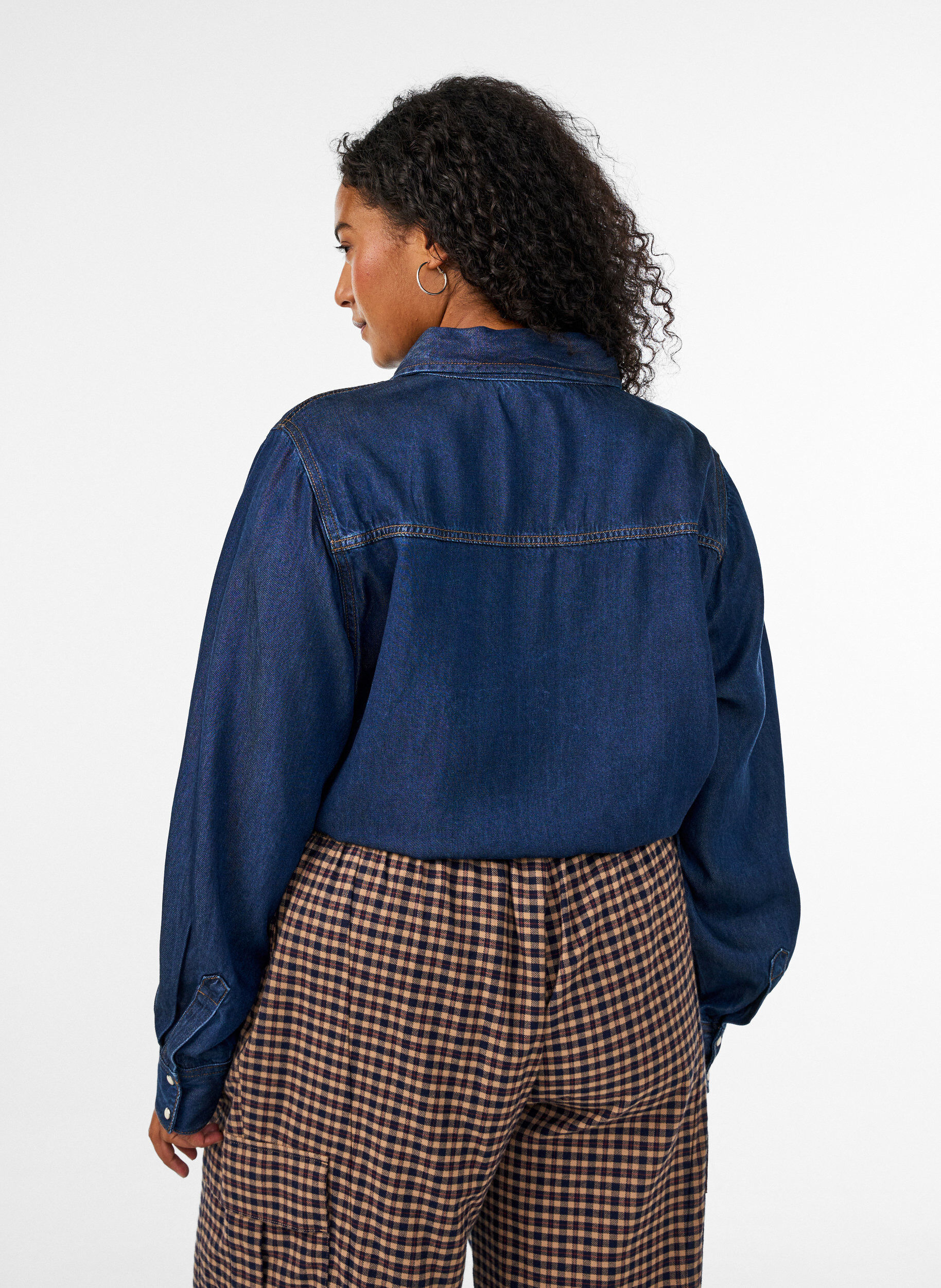 ZizziDenimskjorte i lyocell med trykknapper, Bl&aring;, Model image number 2