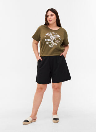 T-skjorte i bomull med trykk foran, Ivy Green, Model image number 2