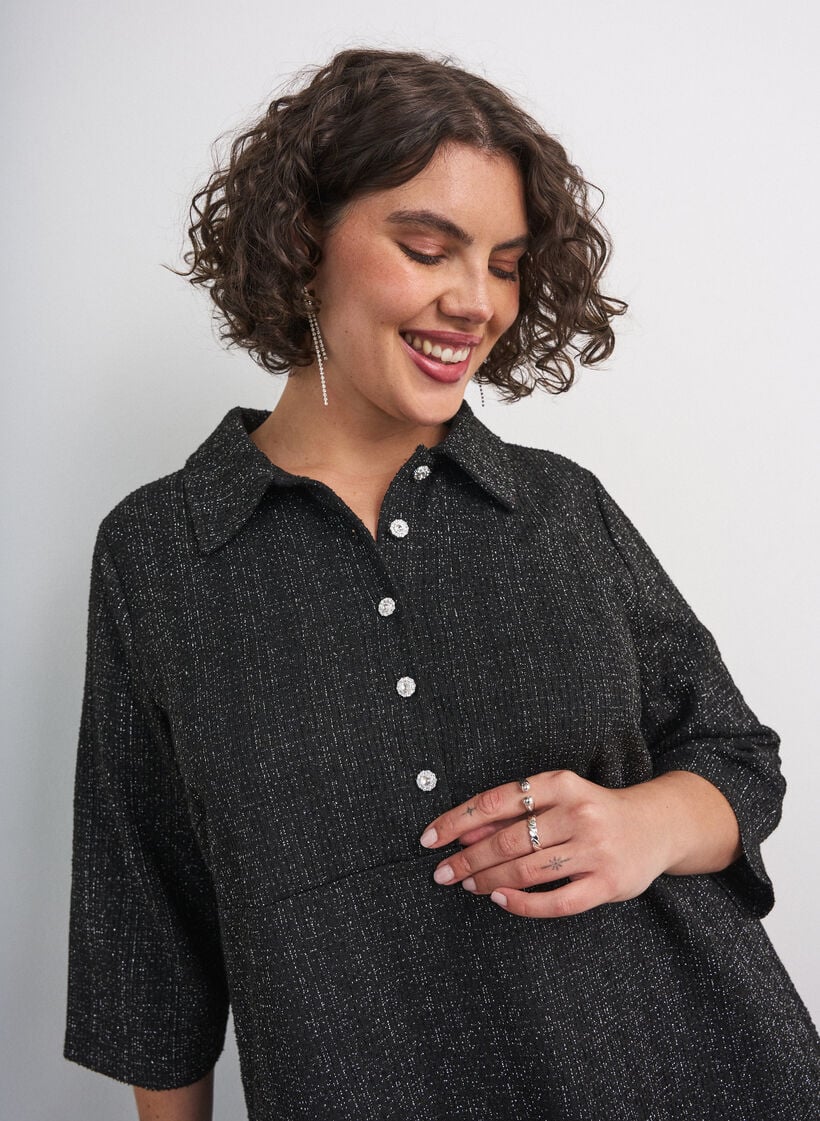 Kort boucl&eacute; kjole med dekorative knapper, Svart, Model image number 3