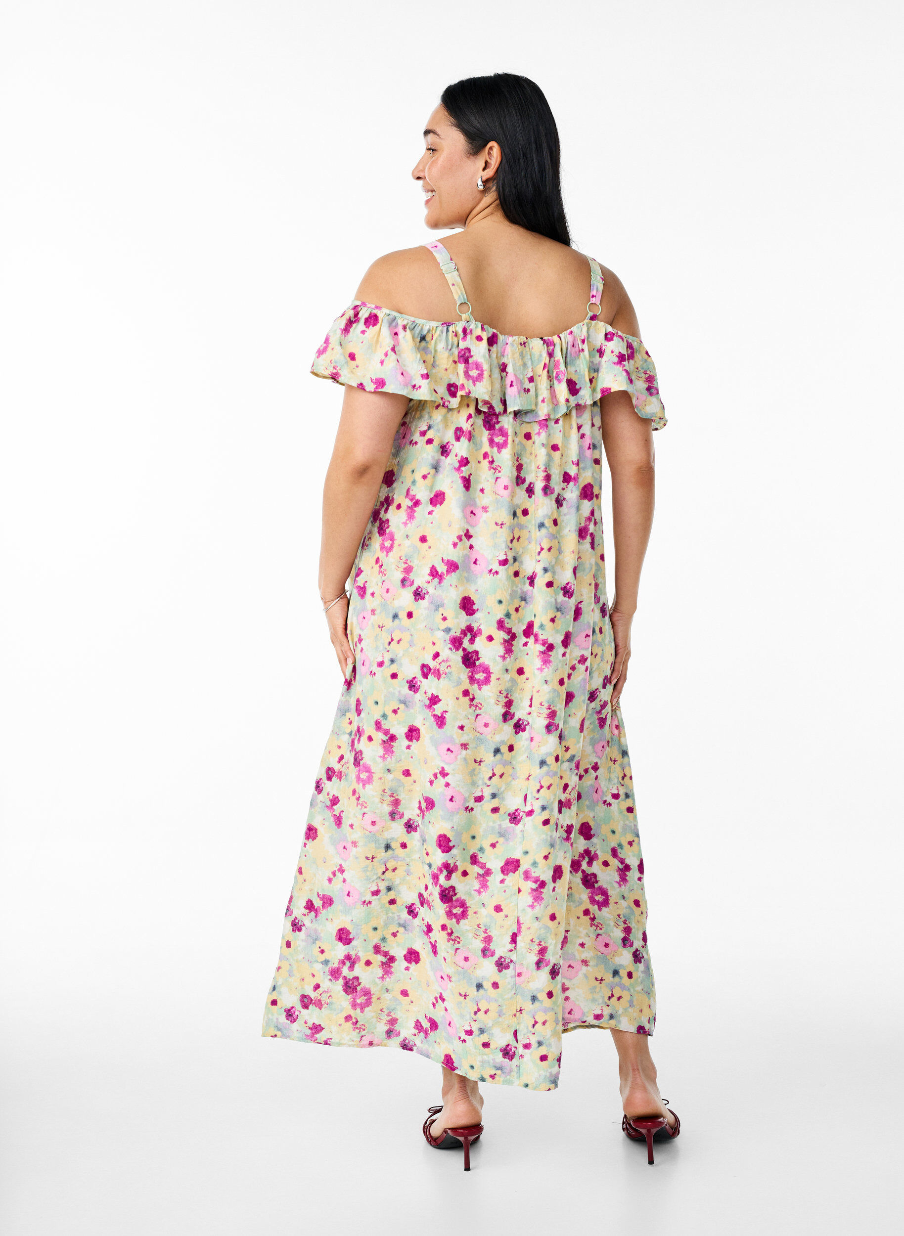 Zizzi Blomstret midikjole med off-shoulder volang, Vanilje, Model image number 2