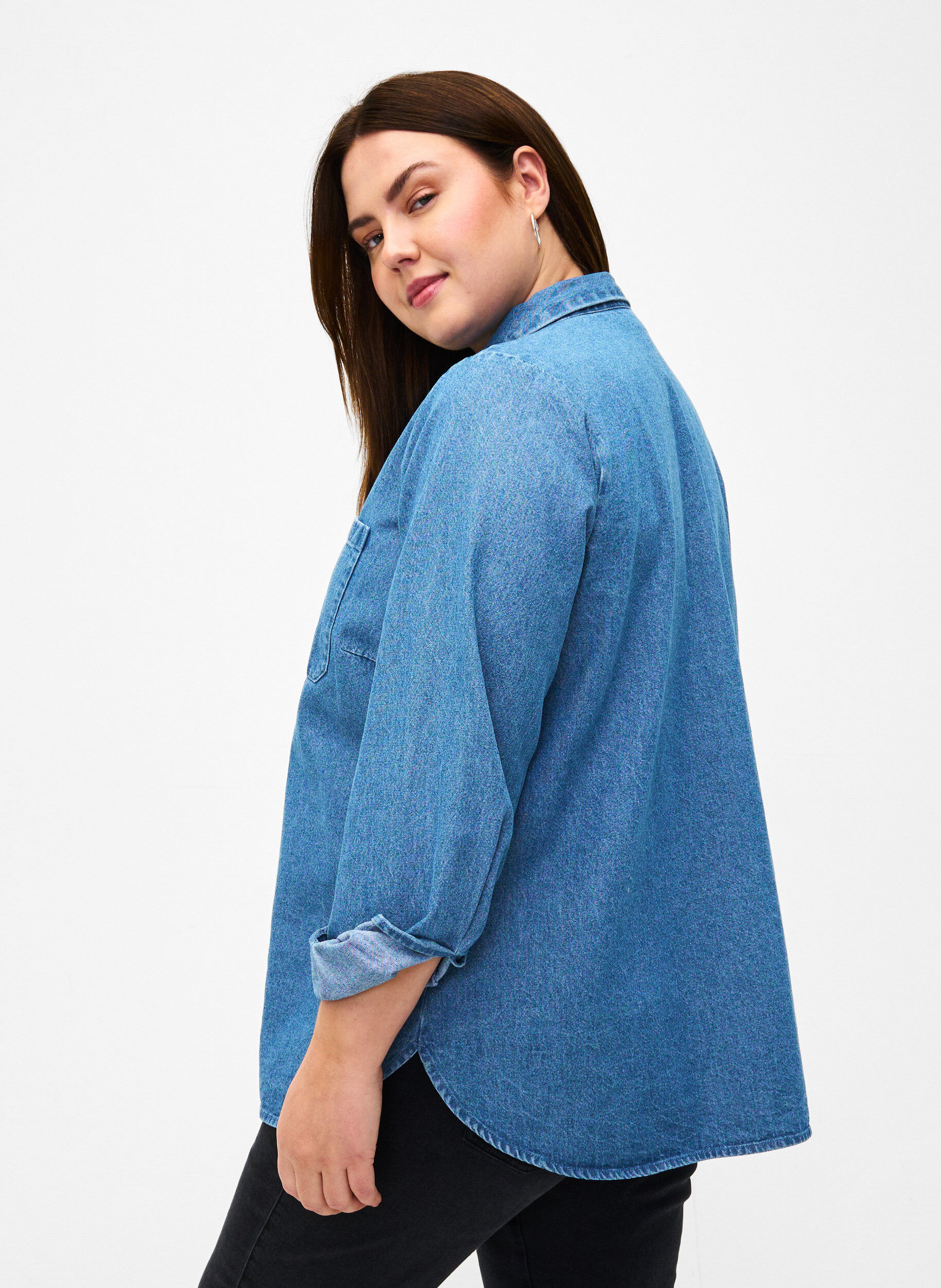 ZizziJeansskjorte med lange ermer og brystlomme, Light Blue Denim, Model image number 1