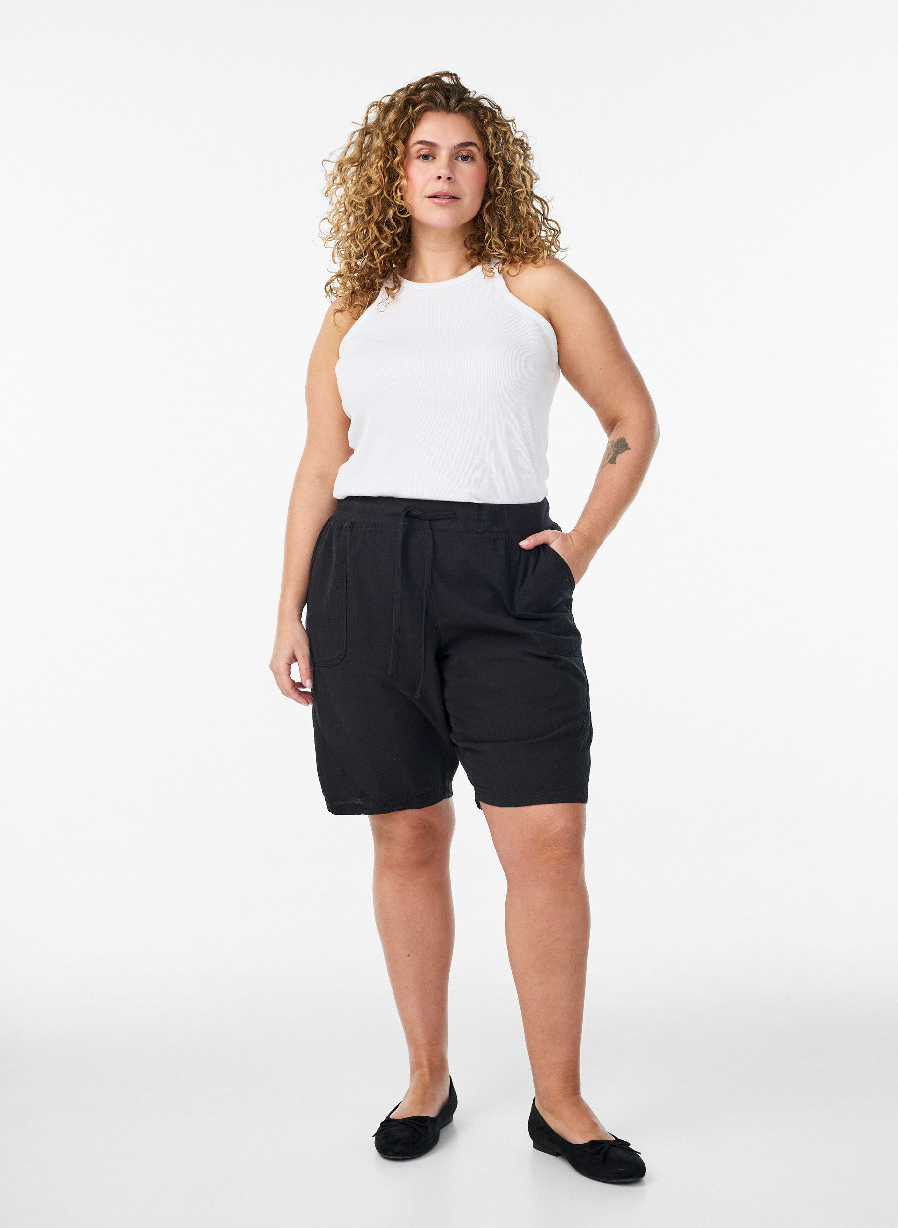 ZizziL&oslash;s shorts av bomull med lommer, Svart, Model image number 1