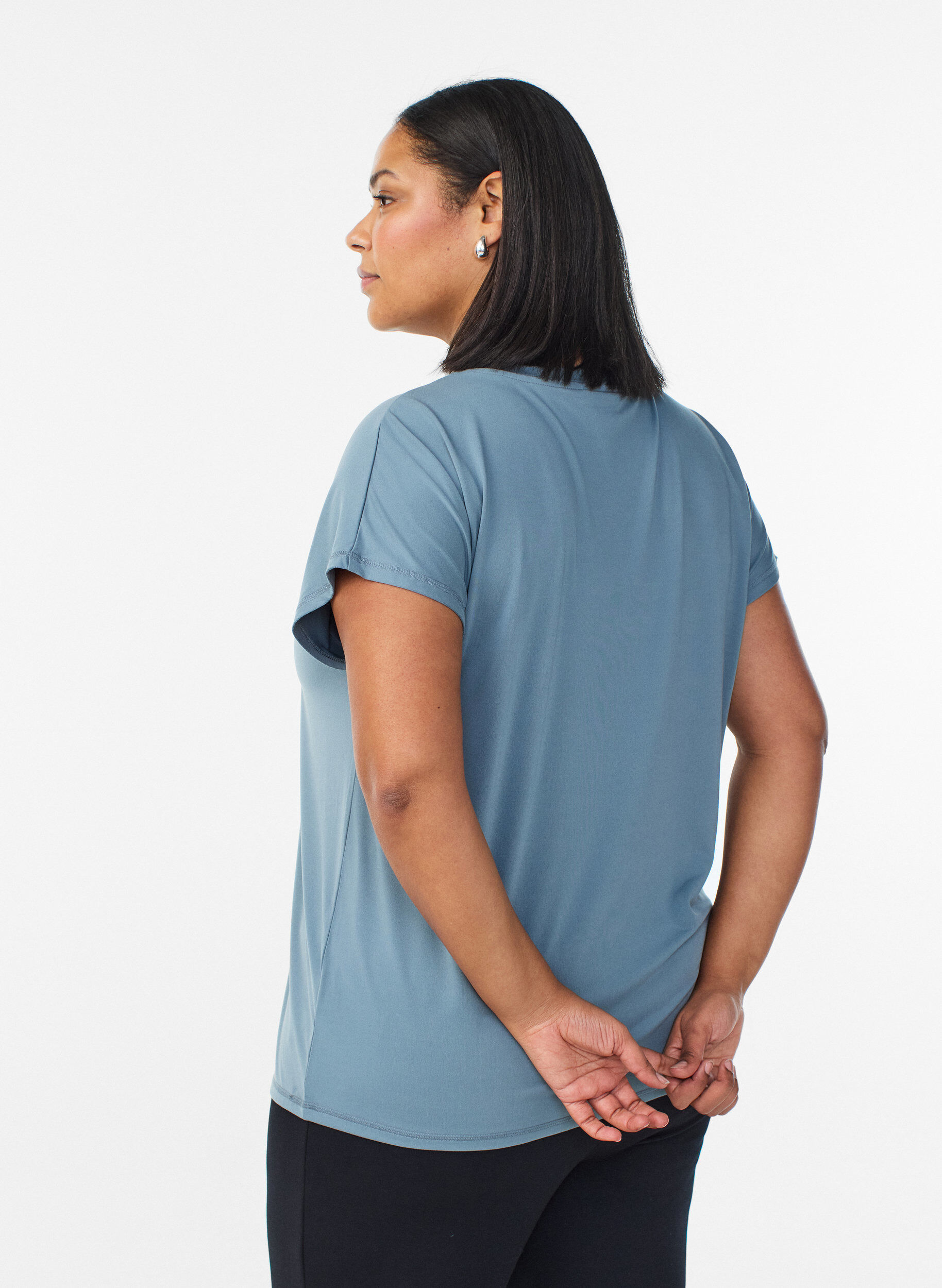 Zizzi L&oslash;stsittende trenings-t-skjorte med v-hals, Gr&aring;, Model image number 2