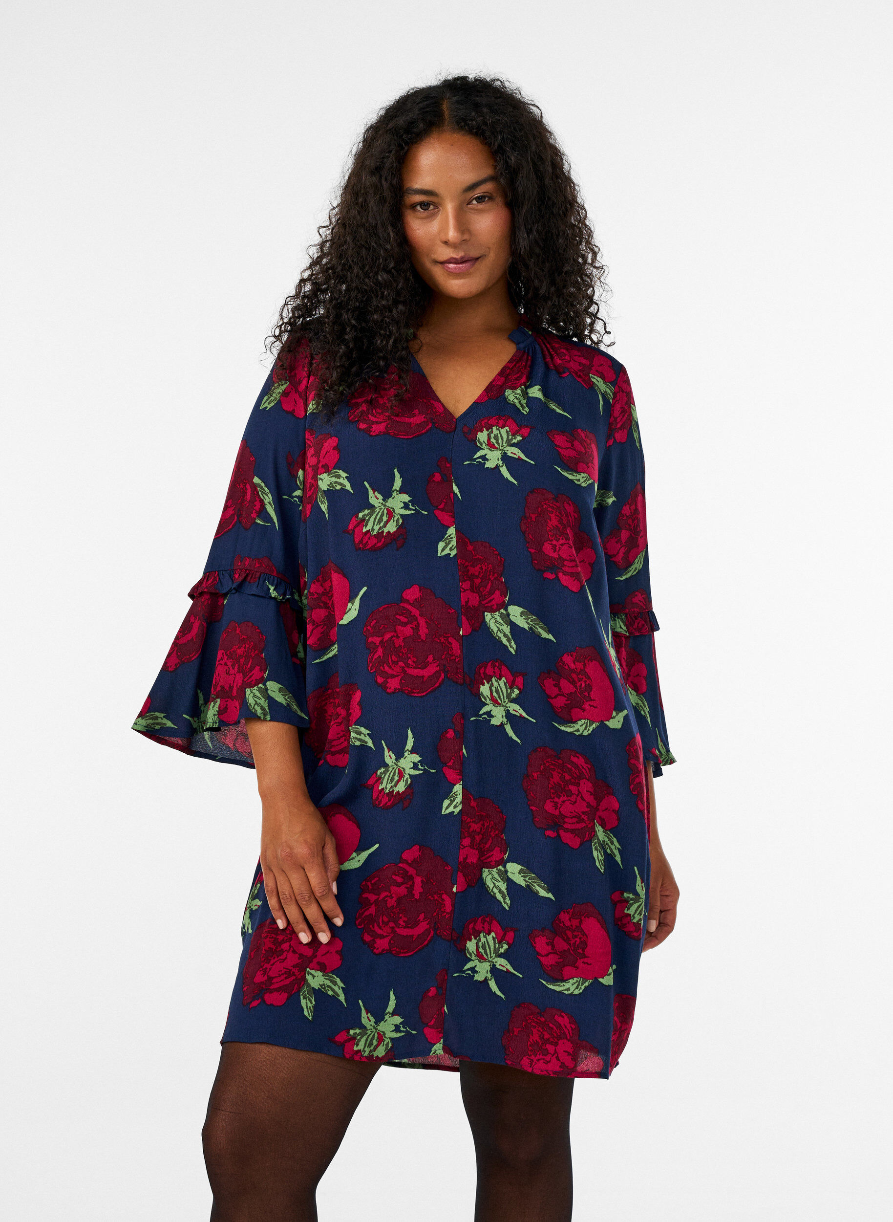 Blomsterkjole i viskose med volanger, Bl&aring;, Model