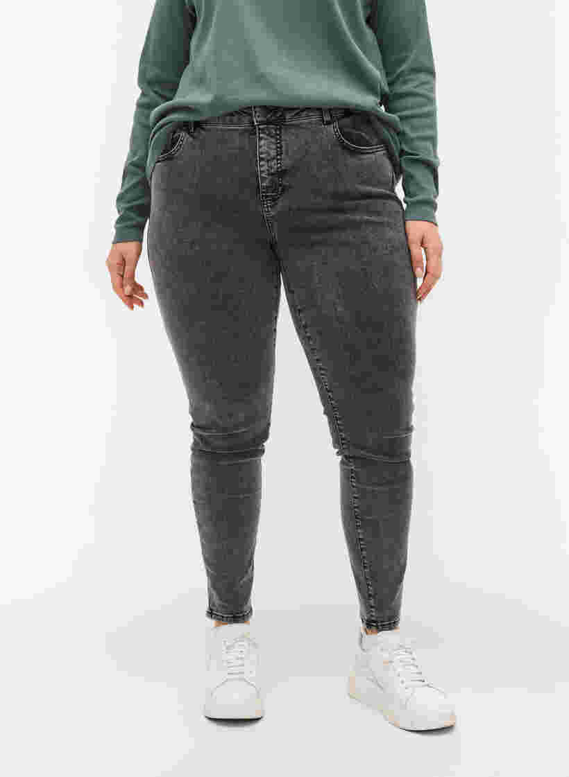 Super slim Amy jeans med høyt liv, Grey Denim, Model image number 2